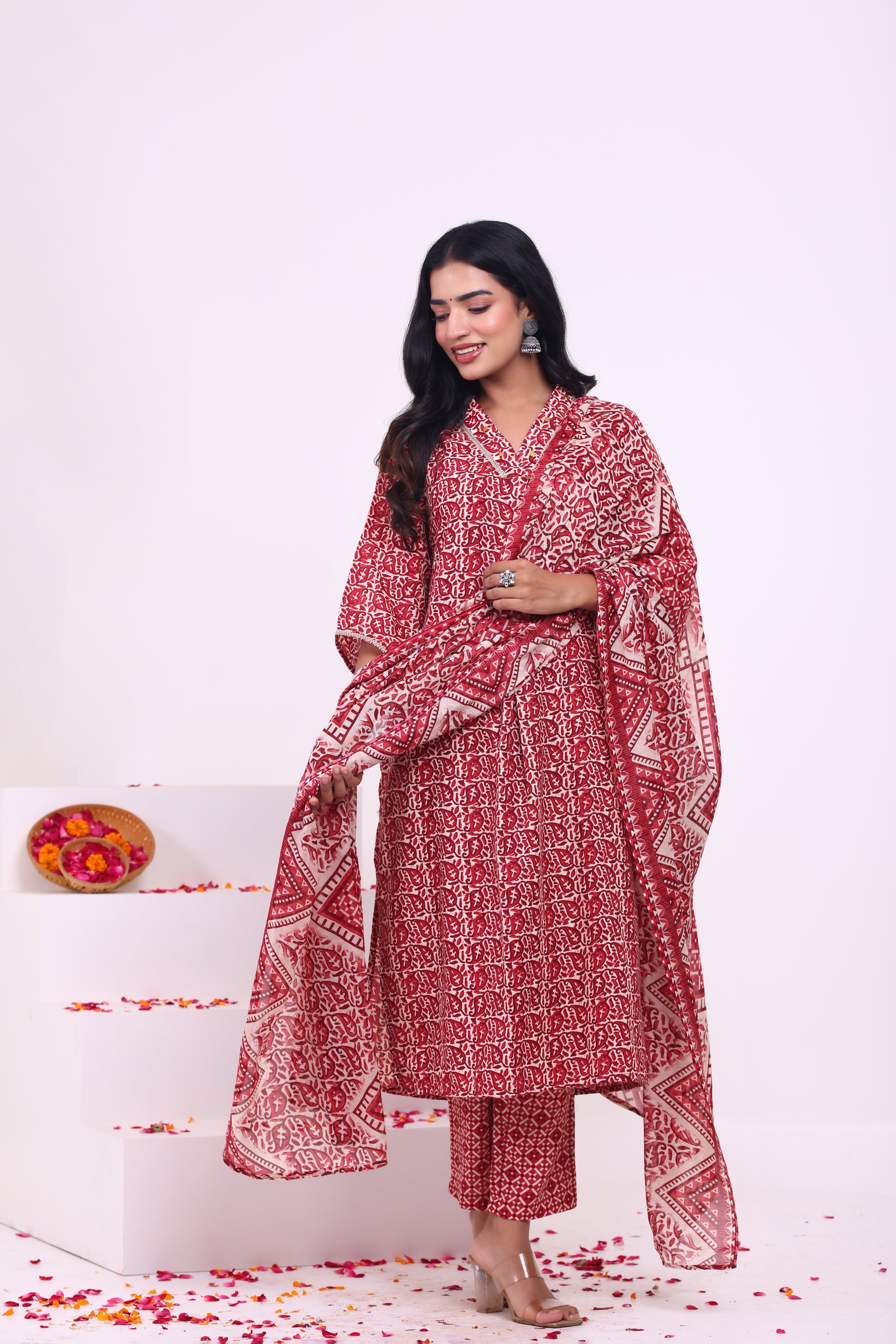 Maluka Women Rayon Capsule Foil Paisley Print Gotta Patti Work Kurta Pant with Dupatta