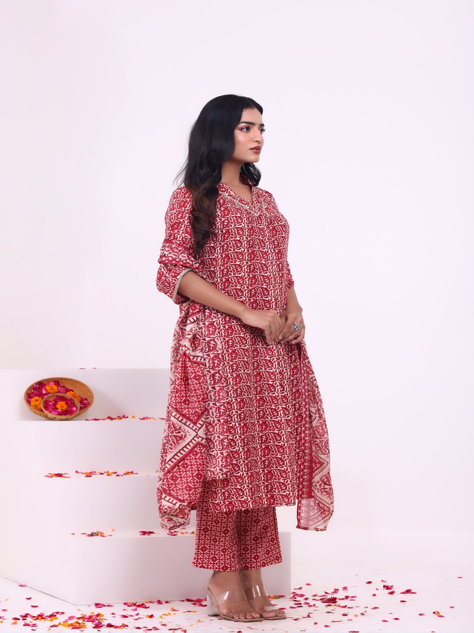 Maluka Women Rayon Capsule Foil Paisley Print Gotta Patti Work Kurta Pant with Dupatta