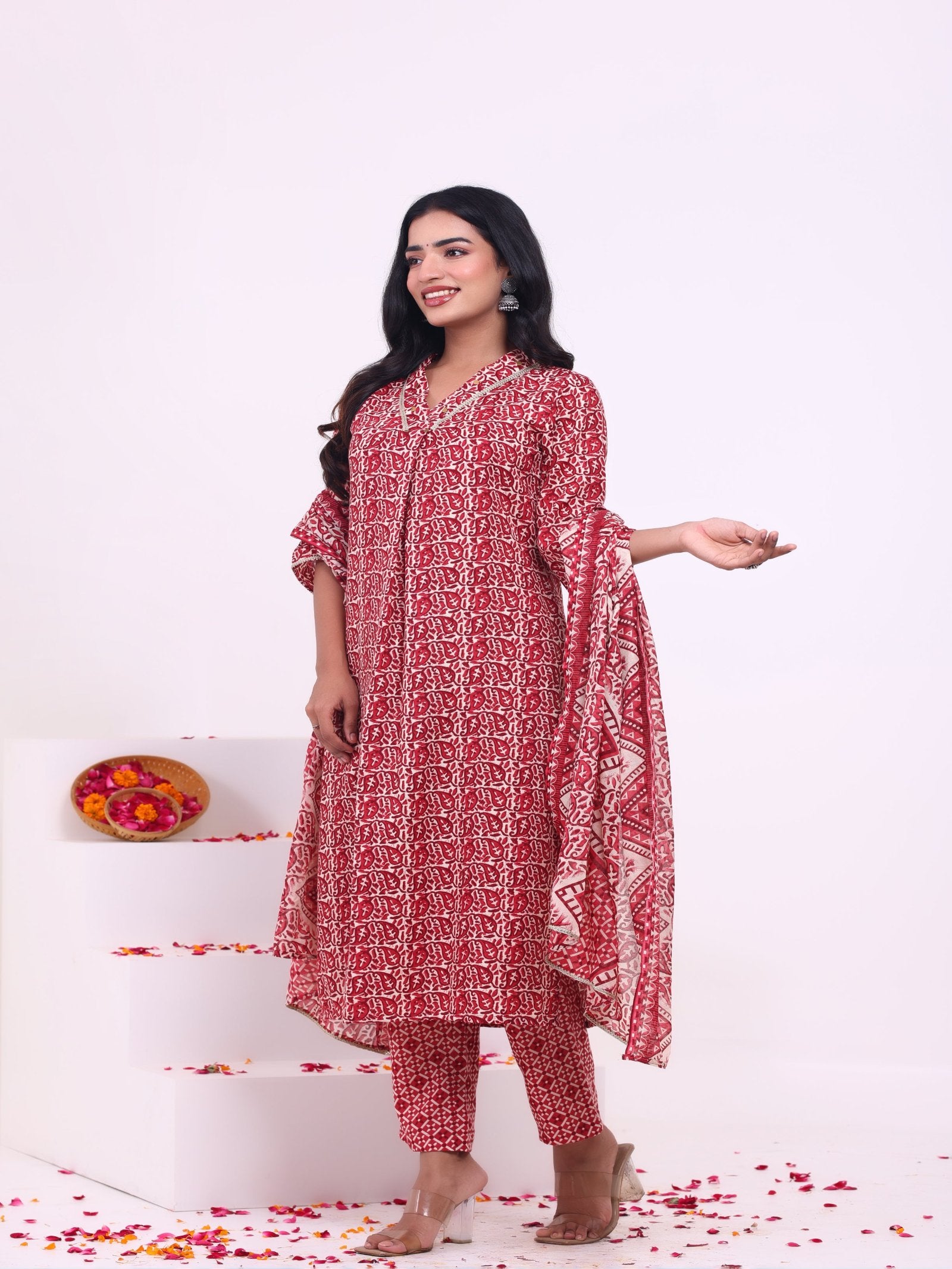 Maluka Women Rayon Capsule Foil Paisley Print Gotta Patti Work Kurta Pant with Dupatta