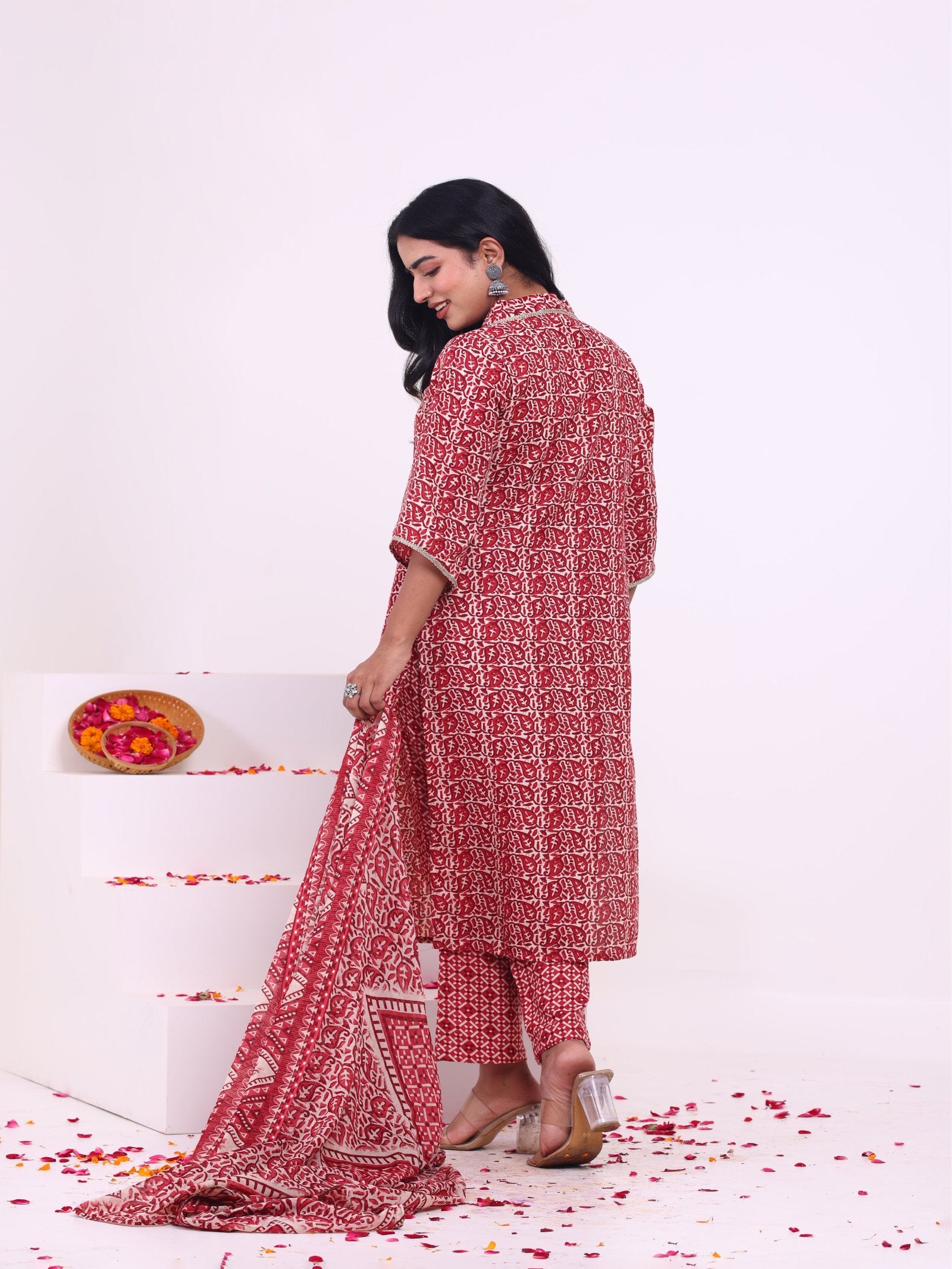 Maluka Women Rayon Capsule Foil Paisley Print Gotta Patti Work Kurta Pant with Dupatta