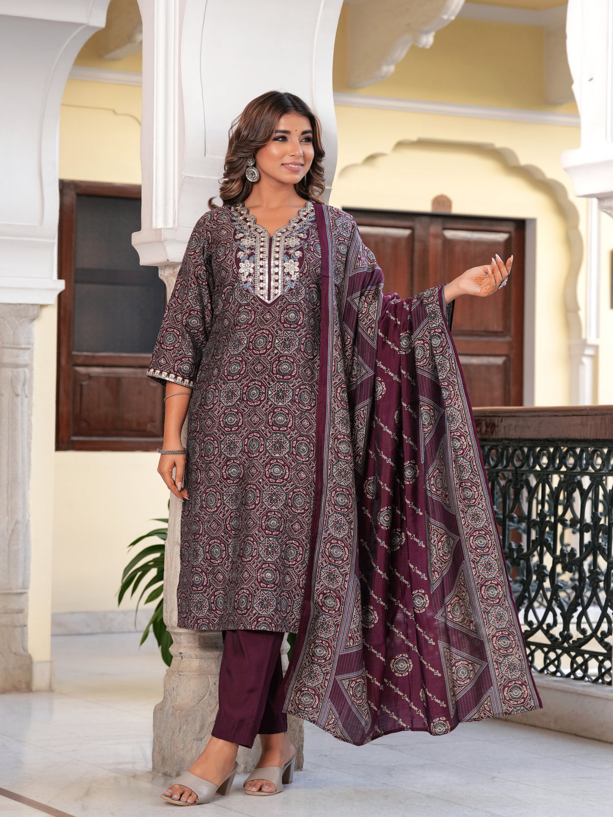 Maluka Women’s Wine & Mehndi Green Ethnic Kurta Set with Dupatta