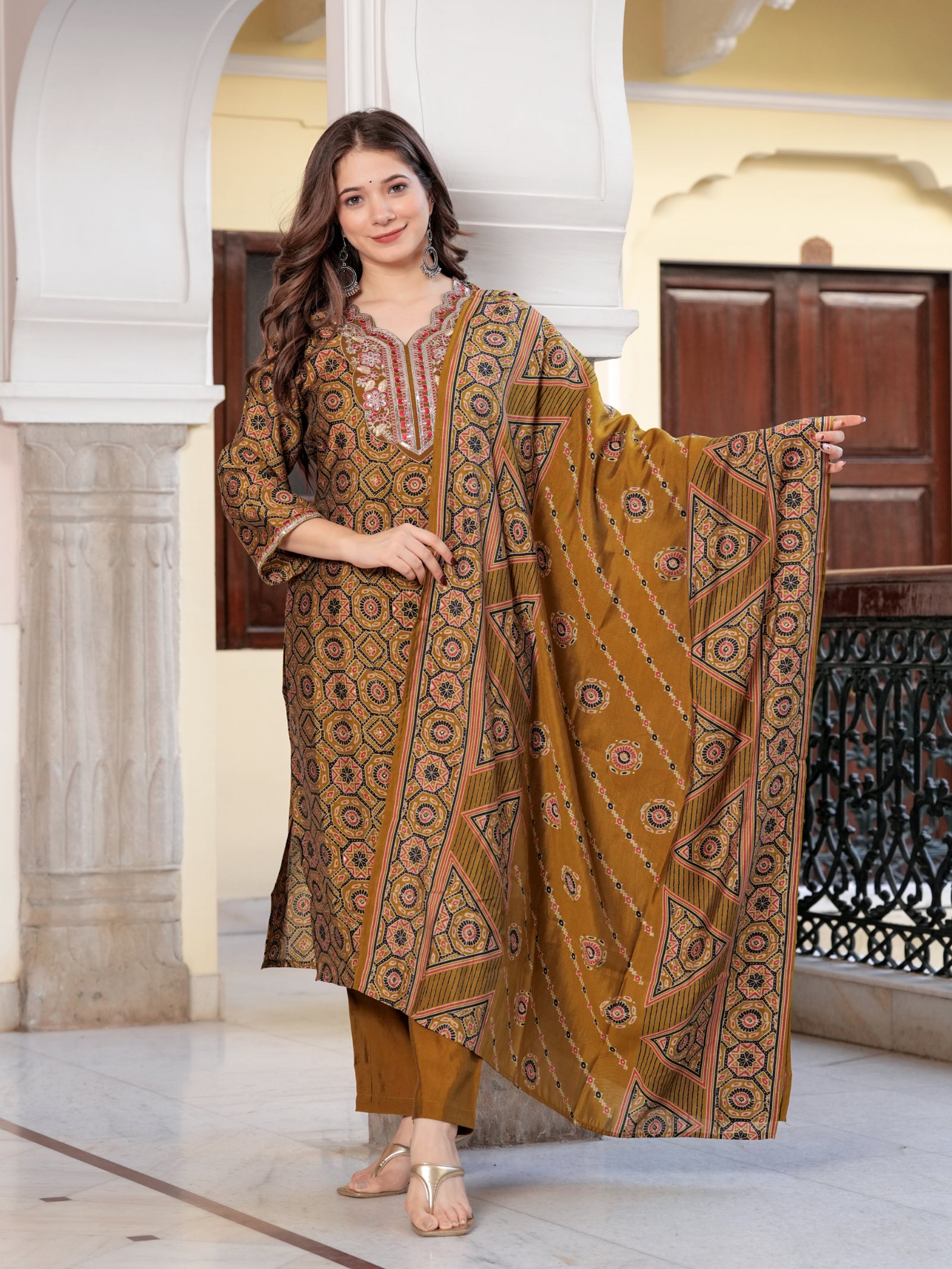 Maluka Women’s Wine & Mehndi Green Ethnic Kurta Set with Dupatta