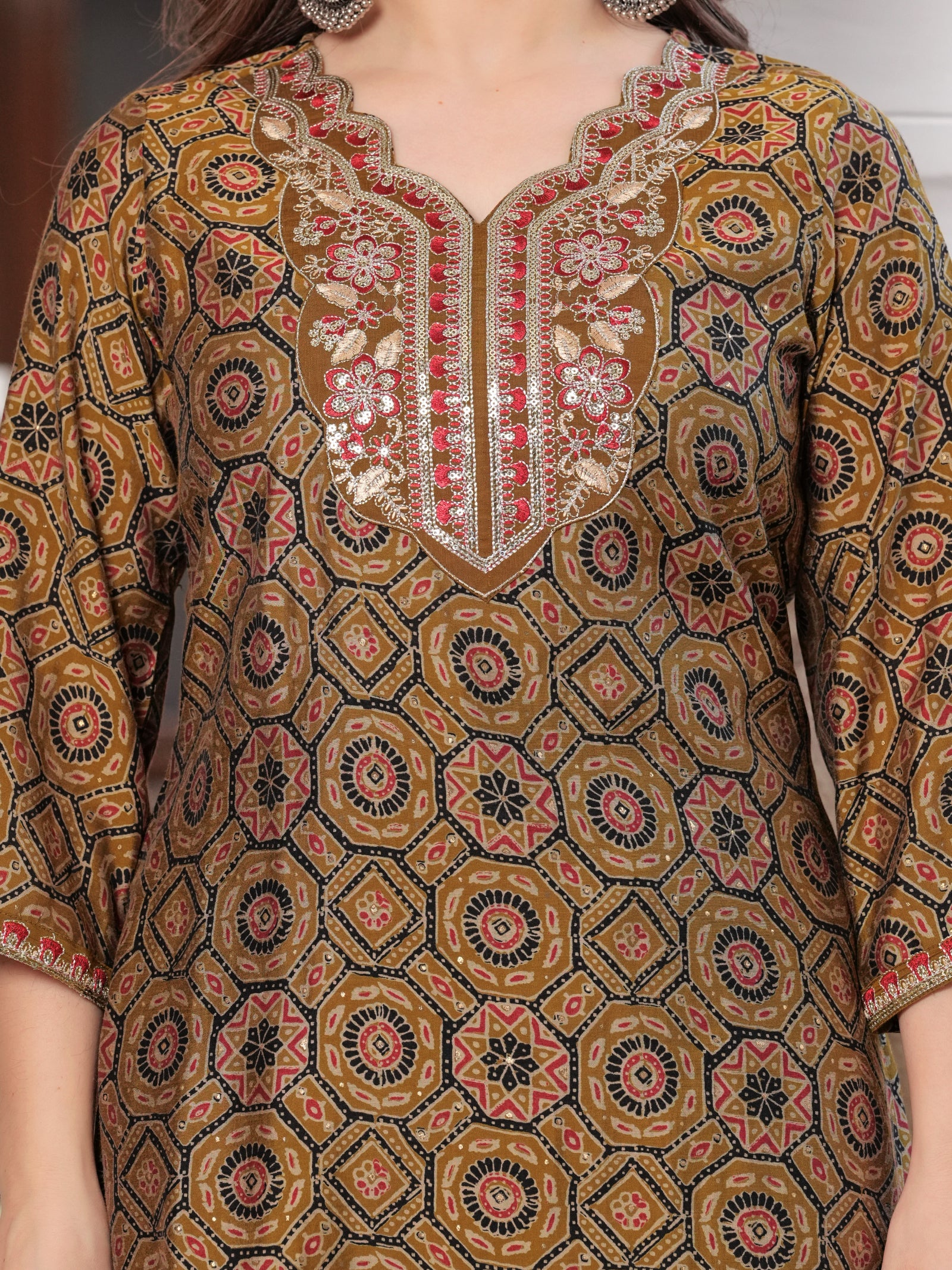 Maluka Women’s Wine & Mehndi Green Ethnic Kurta Set with Dupatta