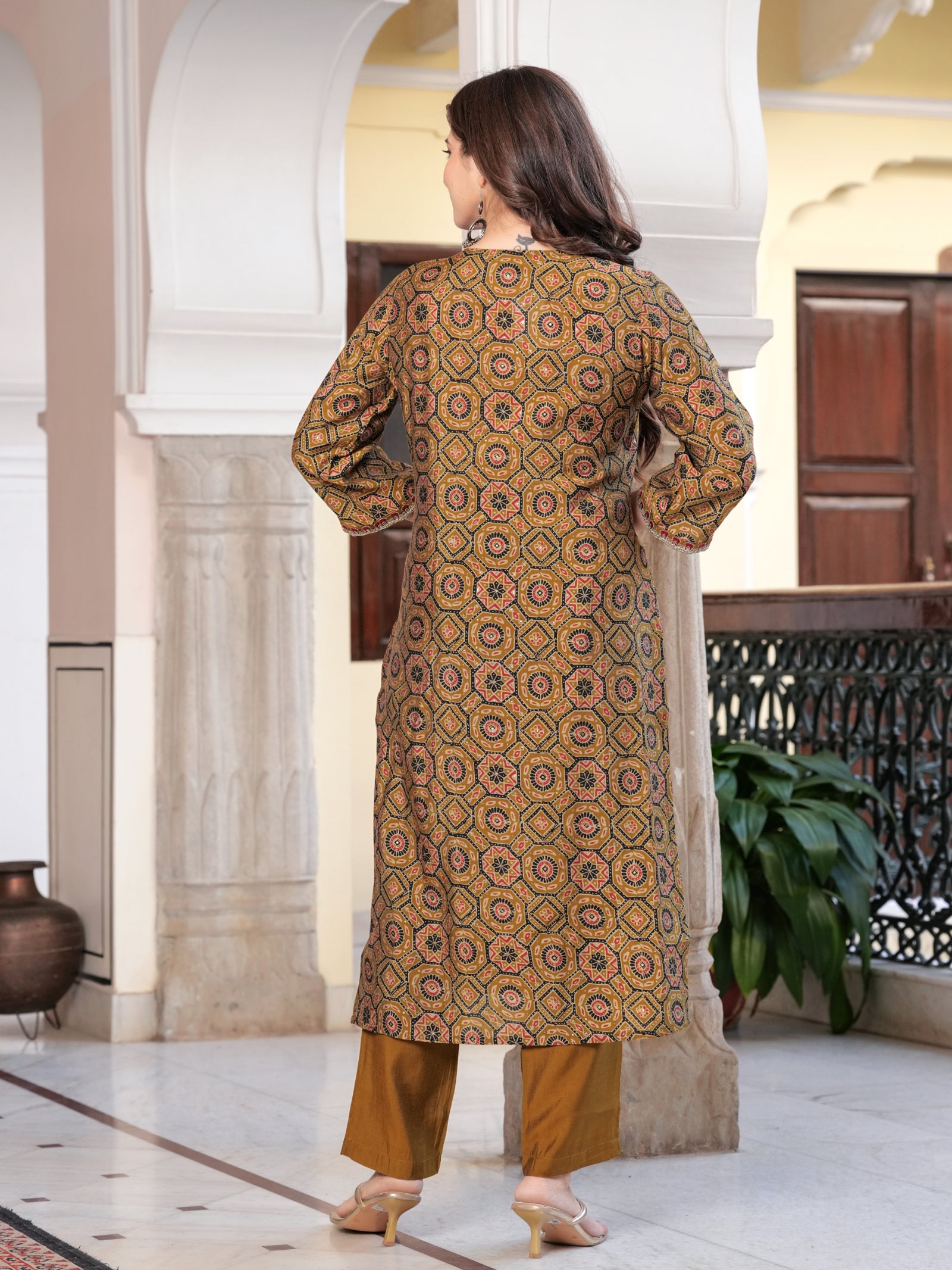 Maluka Women’s Wine & Mehndi Green Ethnic Kurta Set with Dupatta
