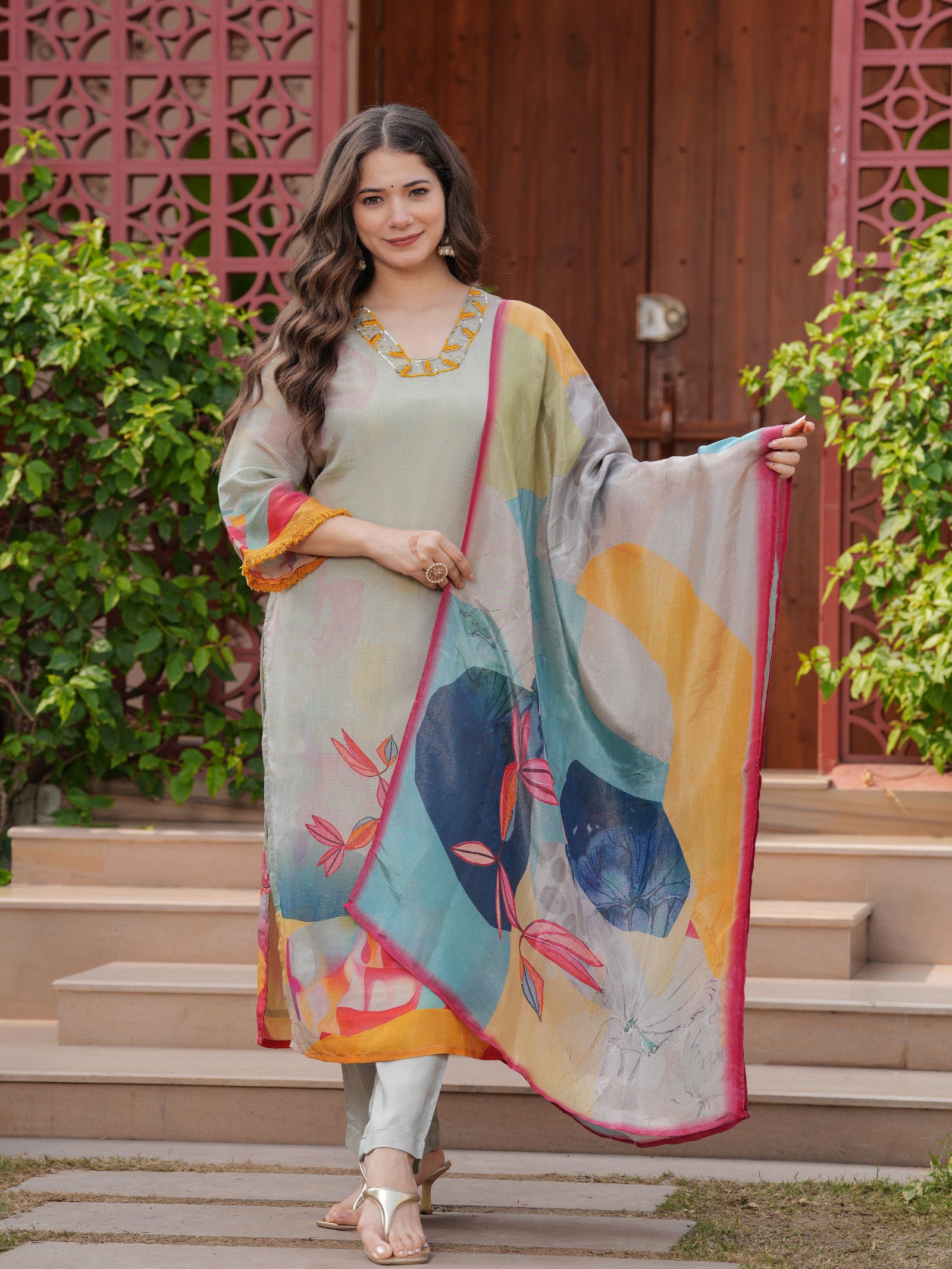 Maluka Women Pink Shimmer Viscose Digital Printed Kurta Pant With Dupatta Set