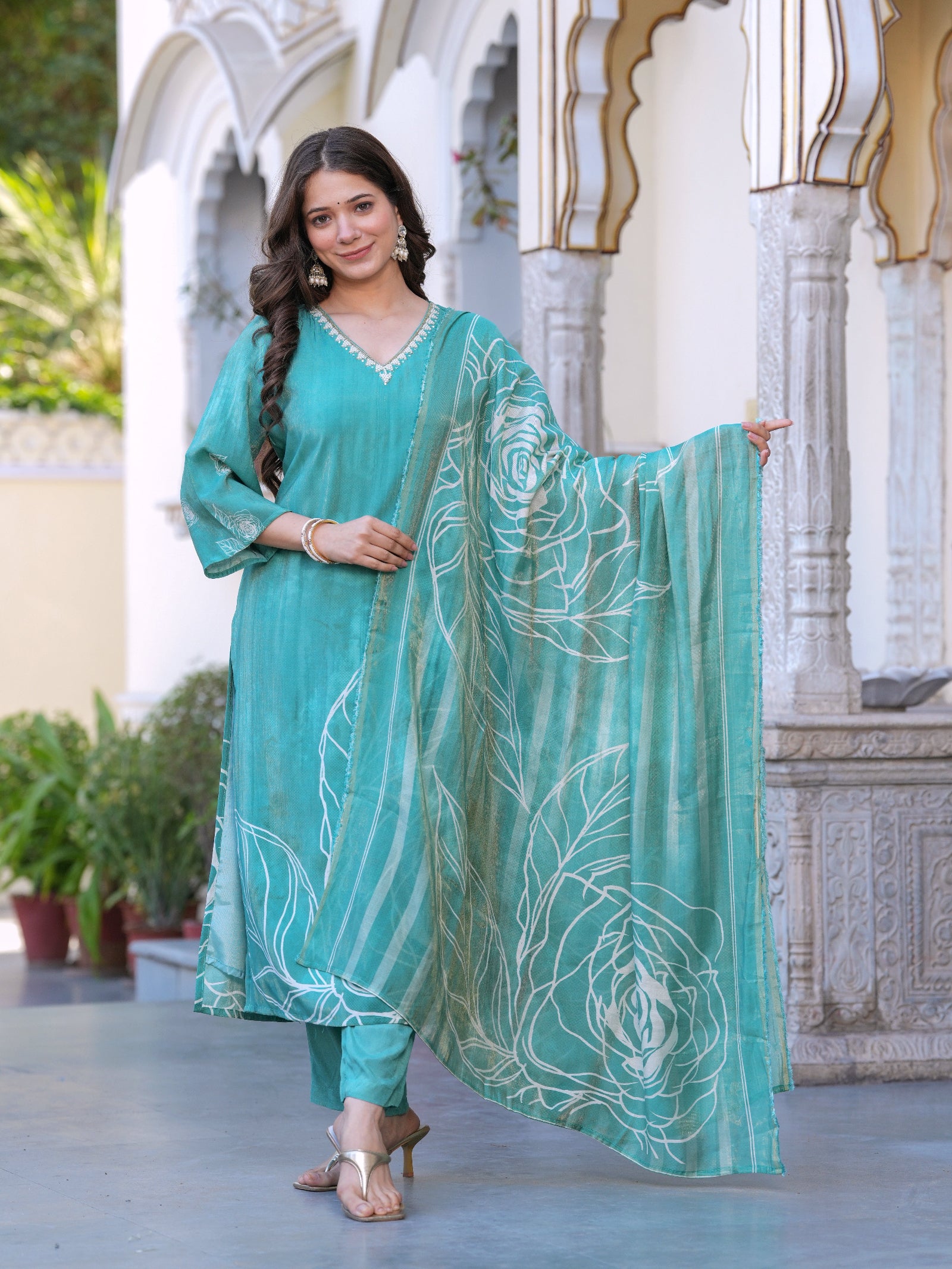 Maluka Women Shimmer Maslin Digital Printed Kurta Pant With Dupatta Set