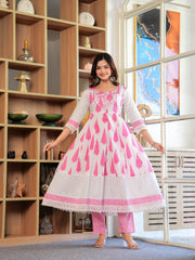 Maluka Women Pink Cotton Floral Printed Kurta Pant Dupatta Set