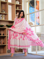 Maluka Women Pink Cotton Floral Printed Kurta Pant Dupatta Set
