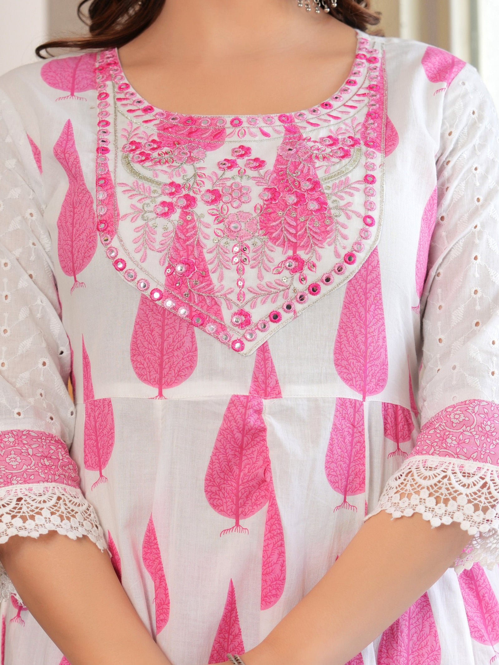 Maluka Women Pink Cotton Floral Printed Kurta Pant Dupatta Set