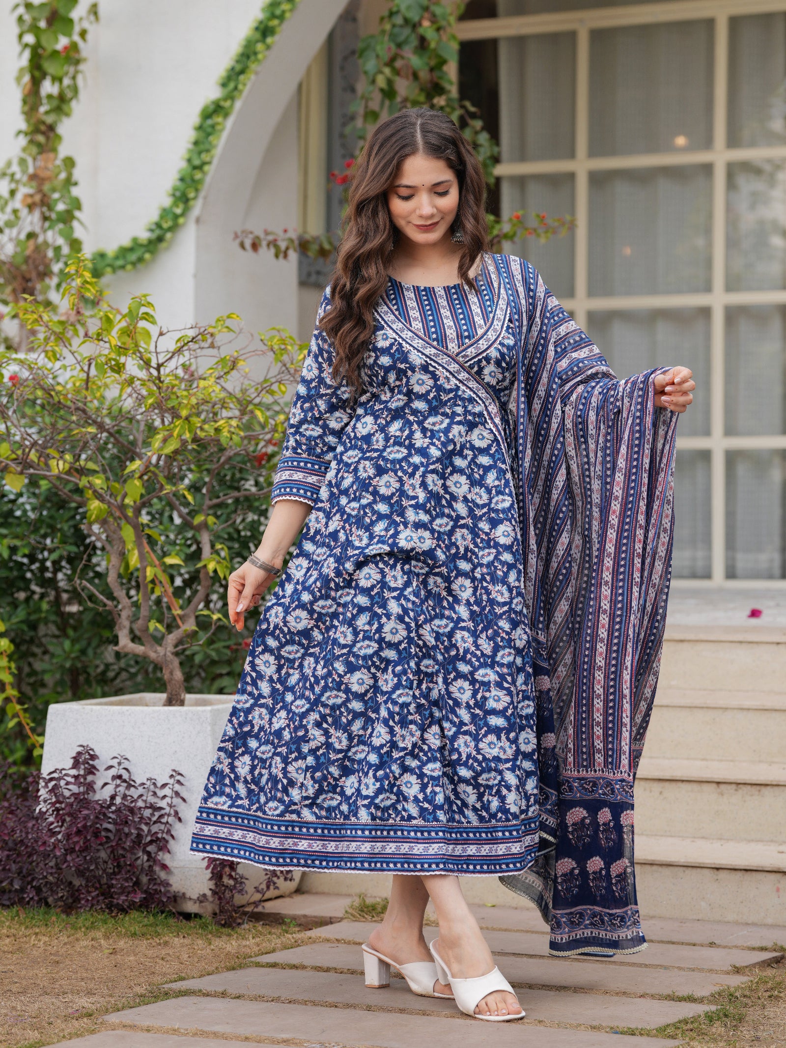 Maluka Women Blue Cotton Floral Printed Kurta Pant Dupatta Set