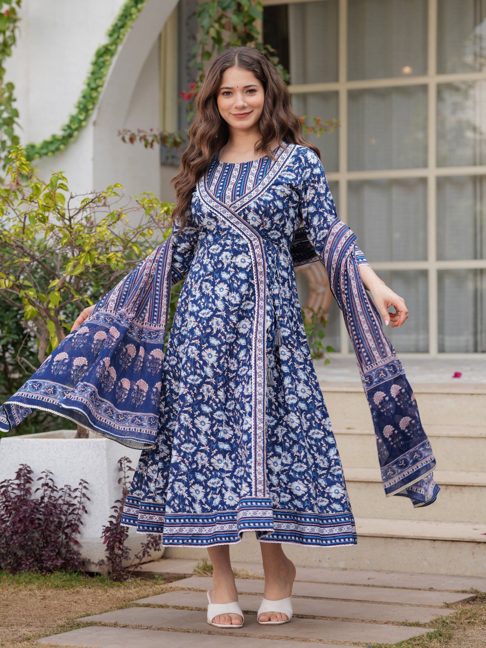 Maluka Women Blue Cotton Floral Printed Kurta Pant Dupatta Set