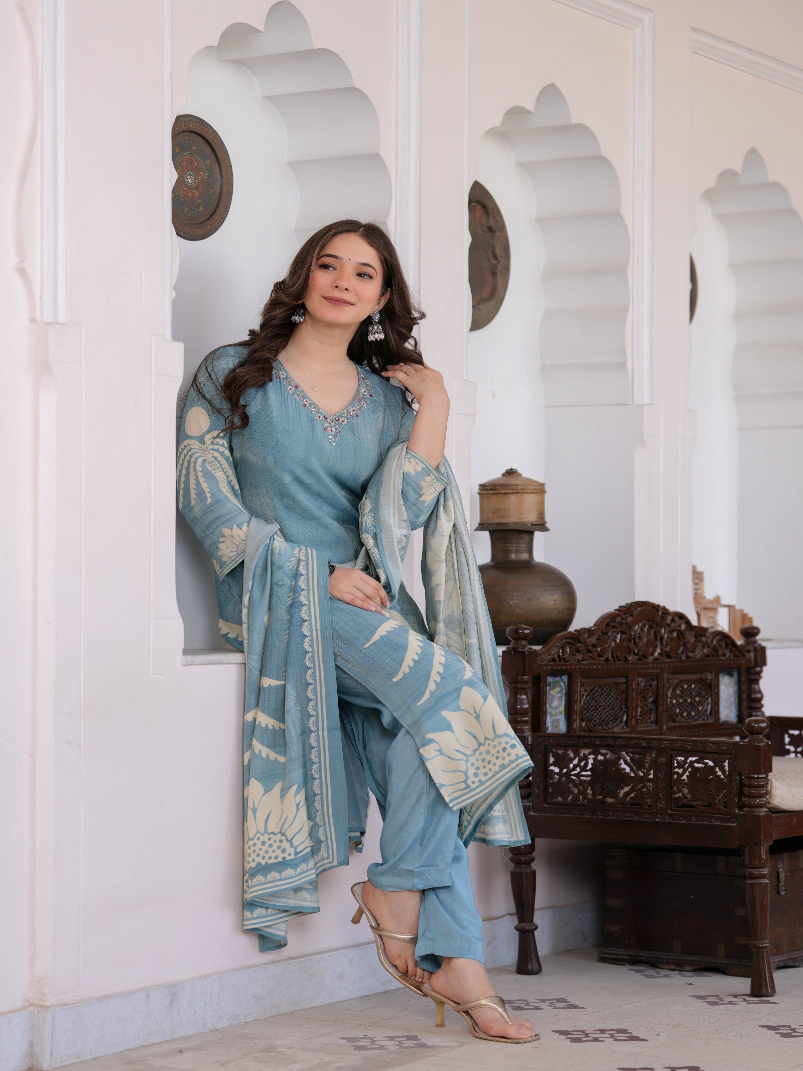 Maluka Women Sky Blue Shimmer Crape Maslin Digital Print Kurta Pant Dupatta Set