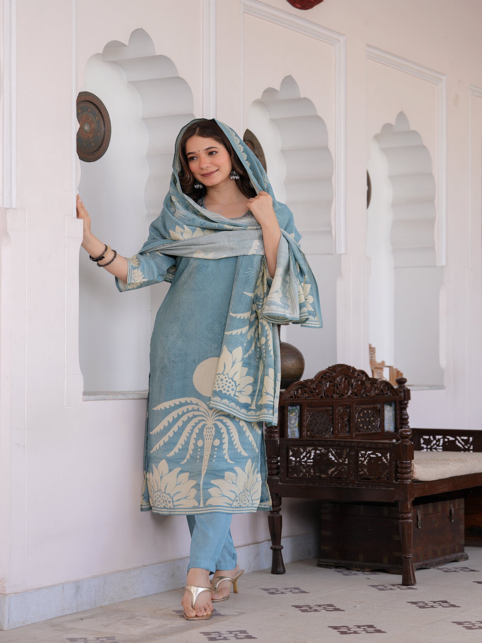 Maluka Women Sky Blue Shimmer Crape Maslin Digital Print Kurta Pant Dupatta Set