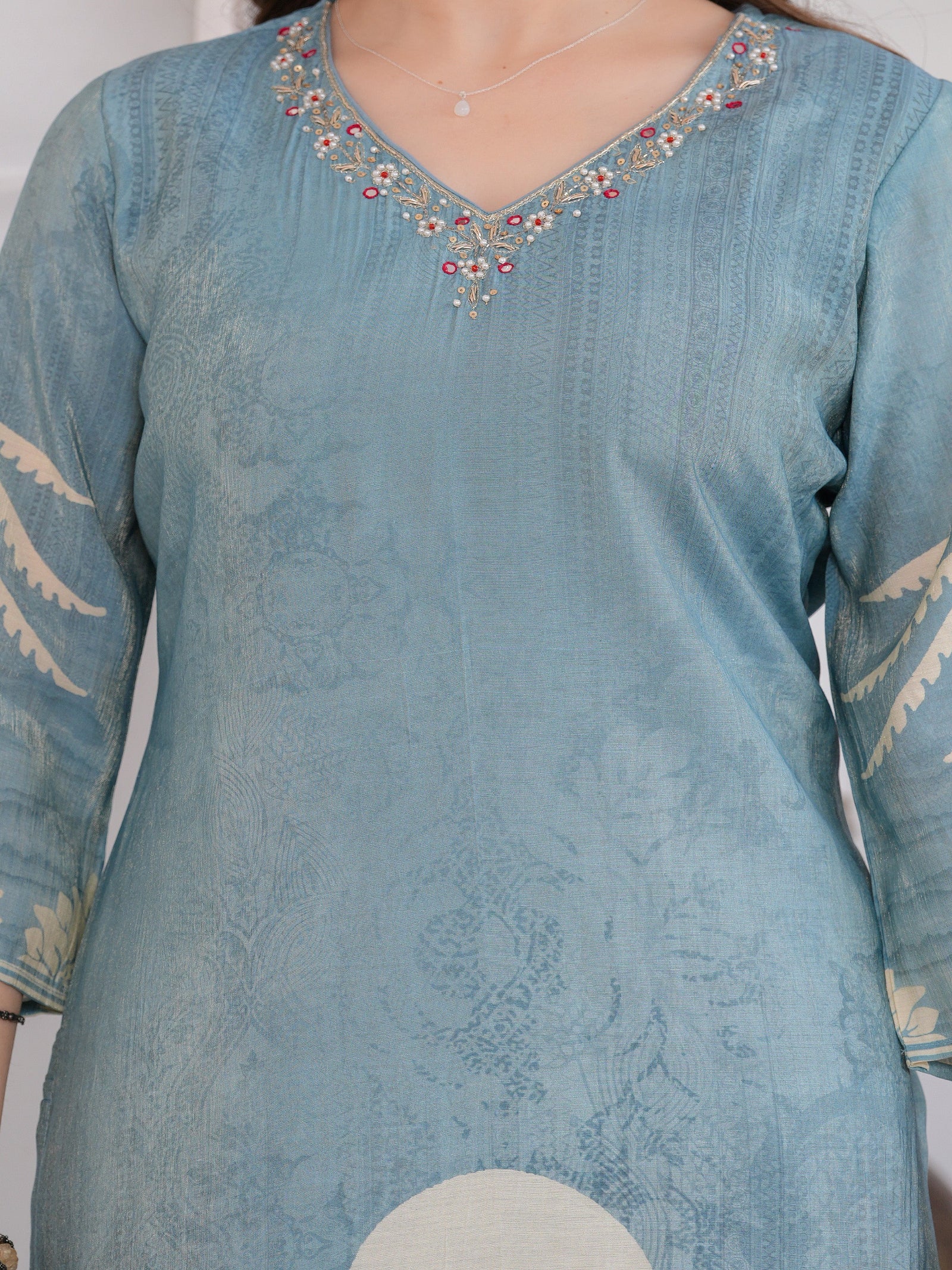 Maluka Women Sky Blue Shimmer Crape Maslin Digital Print Kurta Pant Dupatta Set