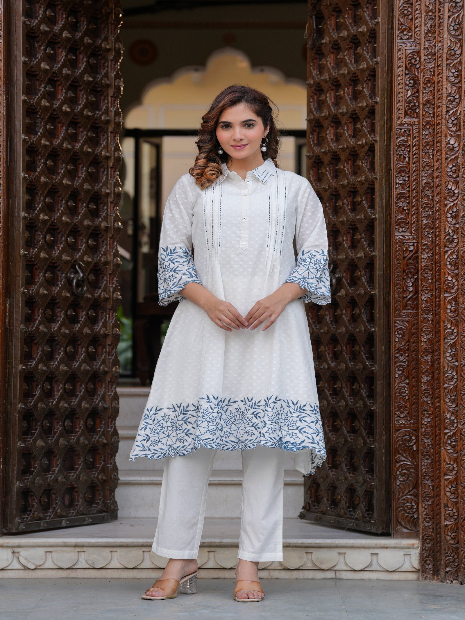 Maluka Women Cotton Dobby Linene Nove Kurta Pant Set