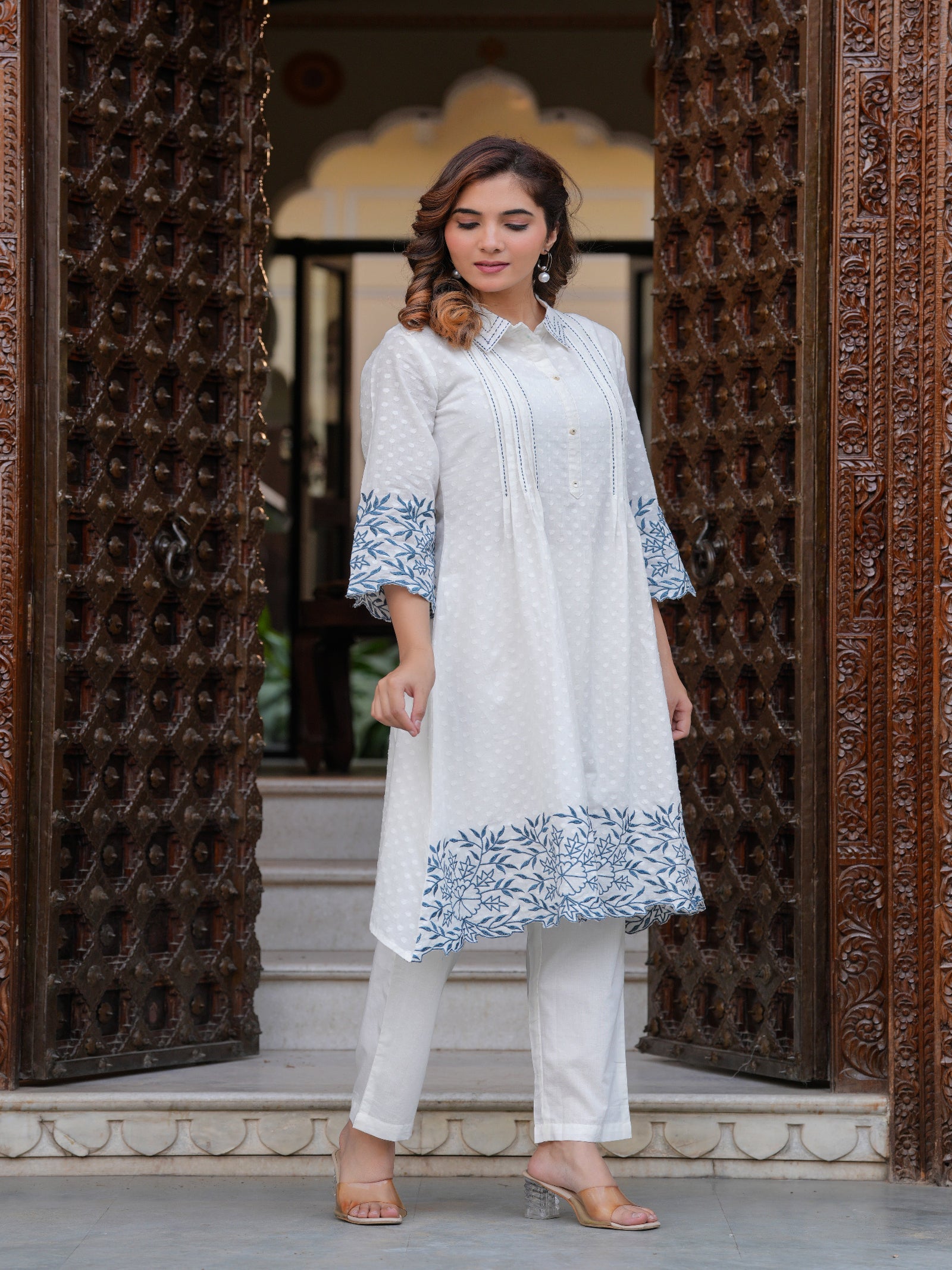 Maluka Women Cotton Dobby Linene Nove Kurta Pant Set