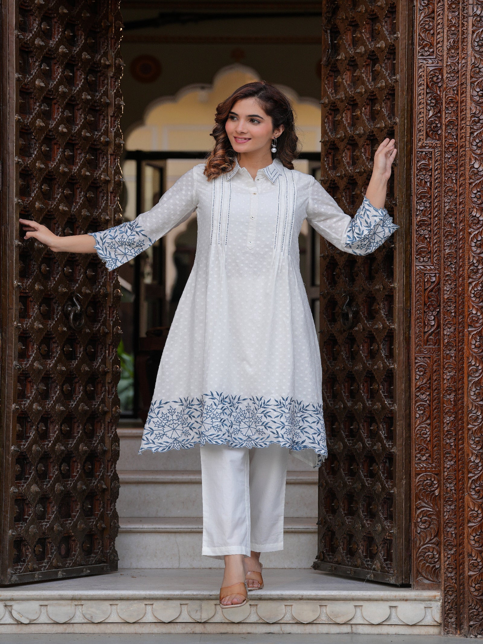 Maluka Women Cotton Dobby Linene Nove Kurta Pant Set