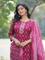 Maluka Women Dark Pink Cotton Printed Kurta Pant Dupatta Set