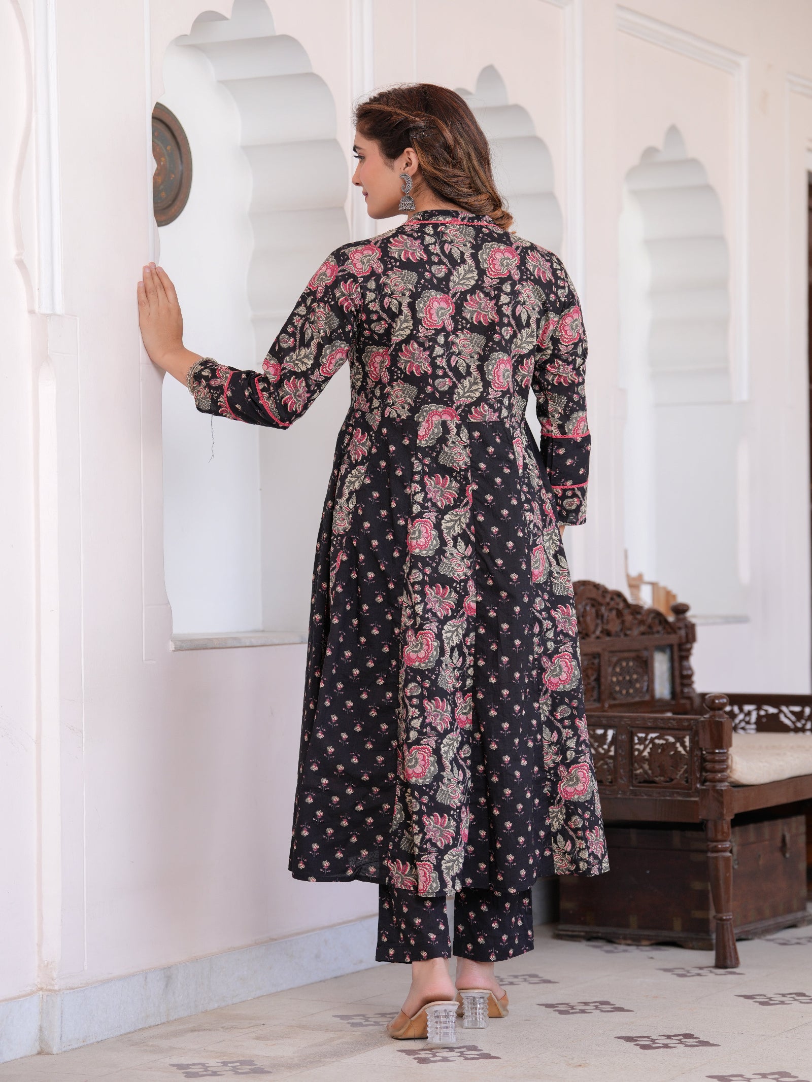 Maluka Women Black Floral Printed Kurta Pant Dupatta Set