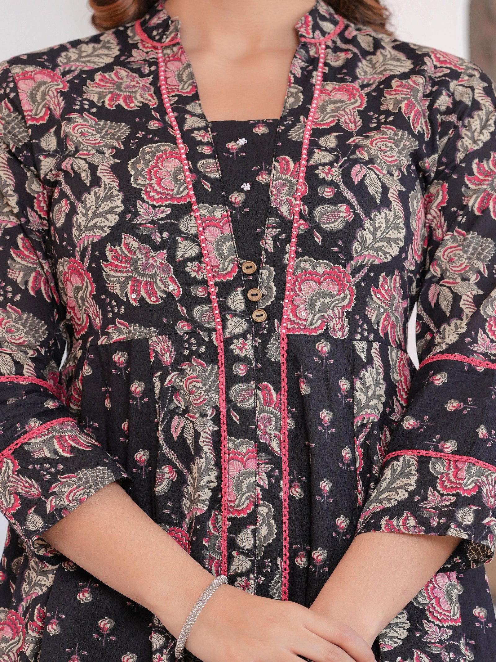 Maluka Women Black Floral Printed Kurta Pant Dupatta Set