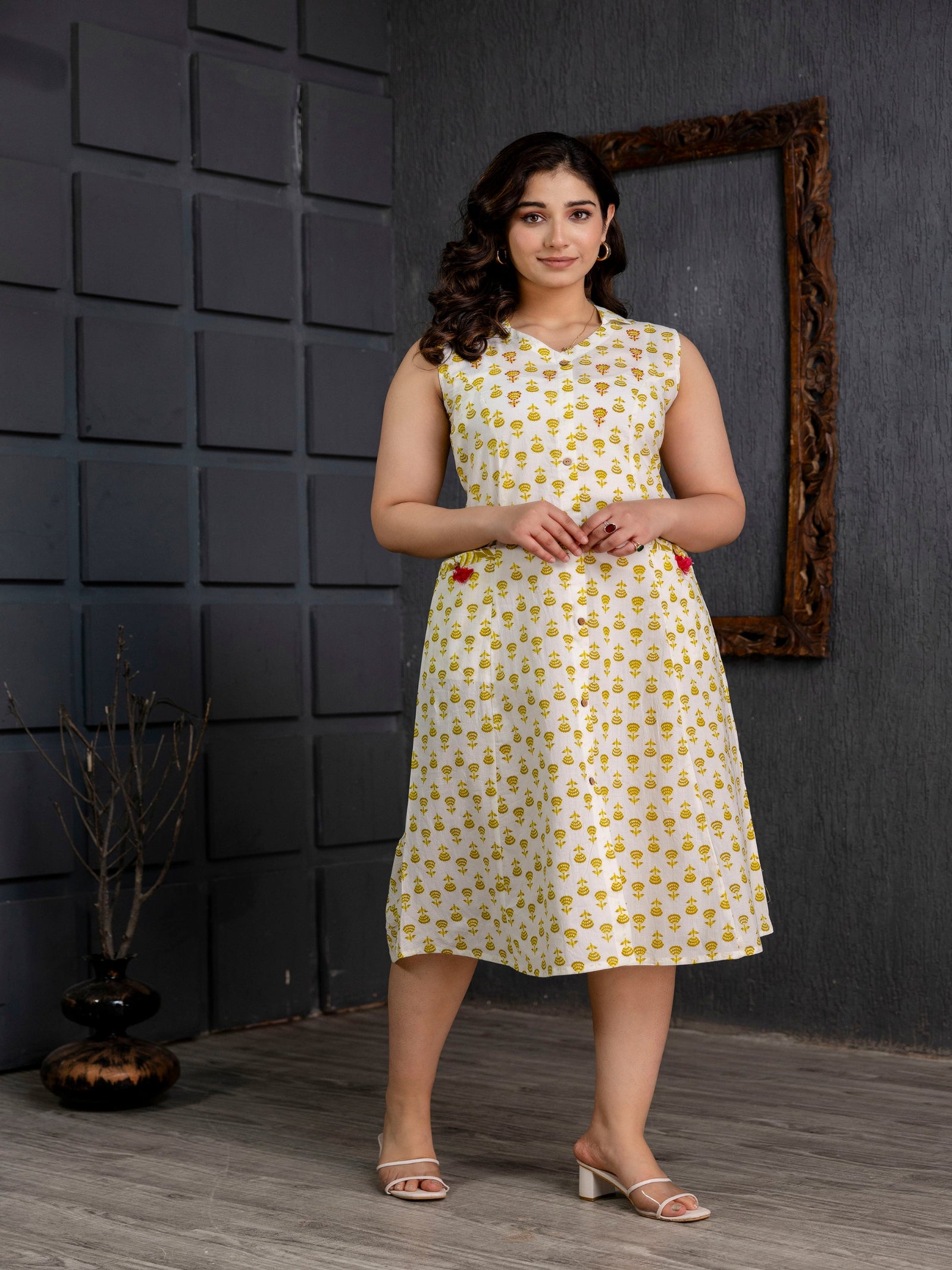 Maluka Women Yellow Cotton Printed Kurta