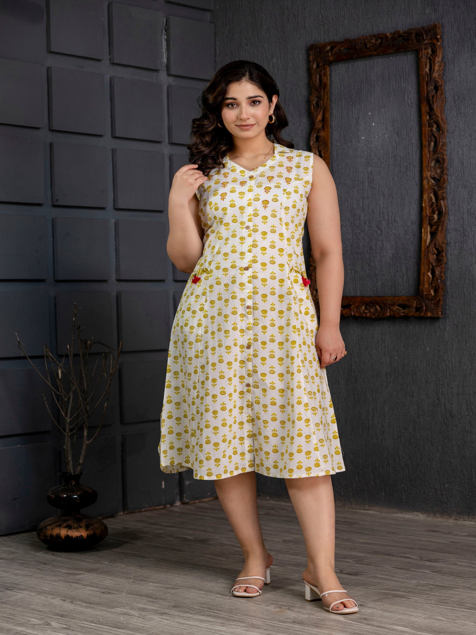 Maluka Women Yellow Cotton Printed Kurta