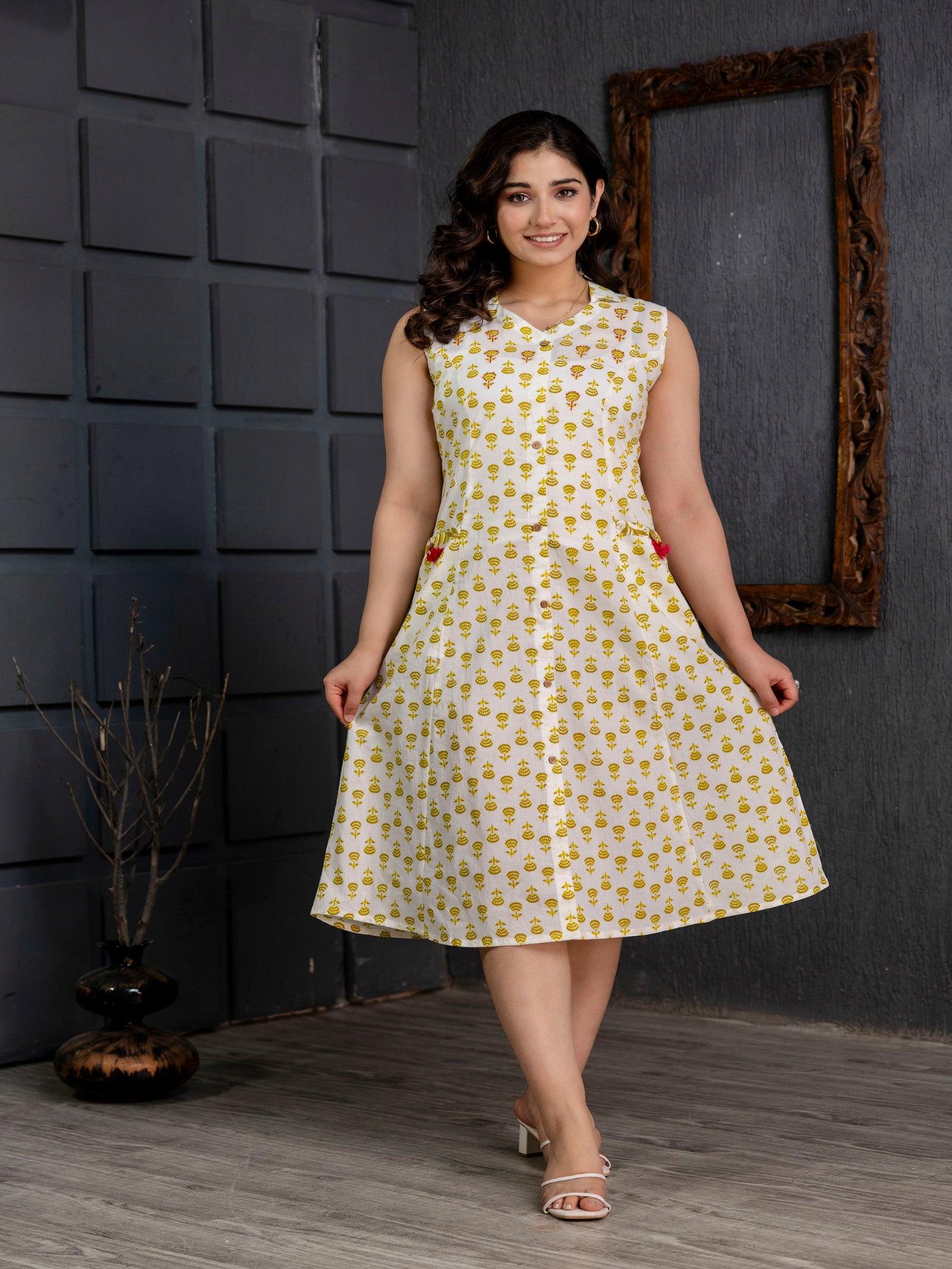 Maluka Women Yellow Cotton Printed Kurta
