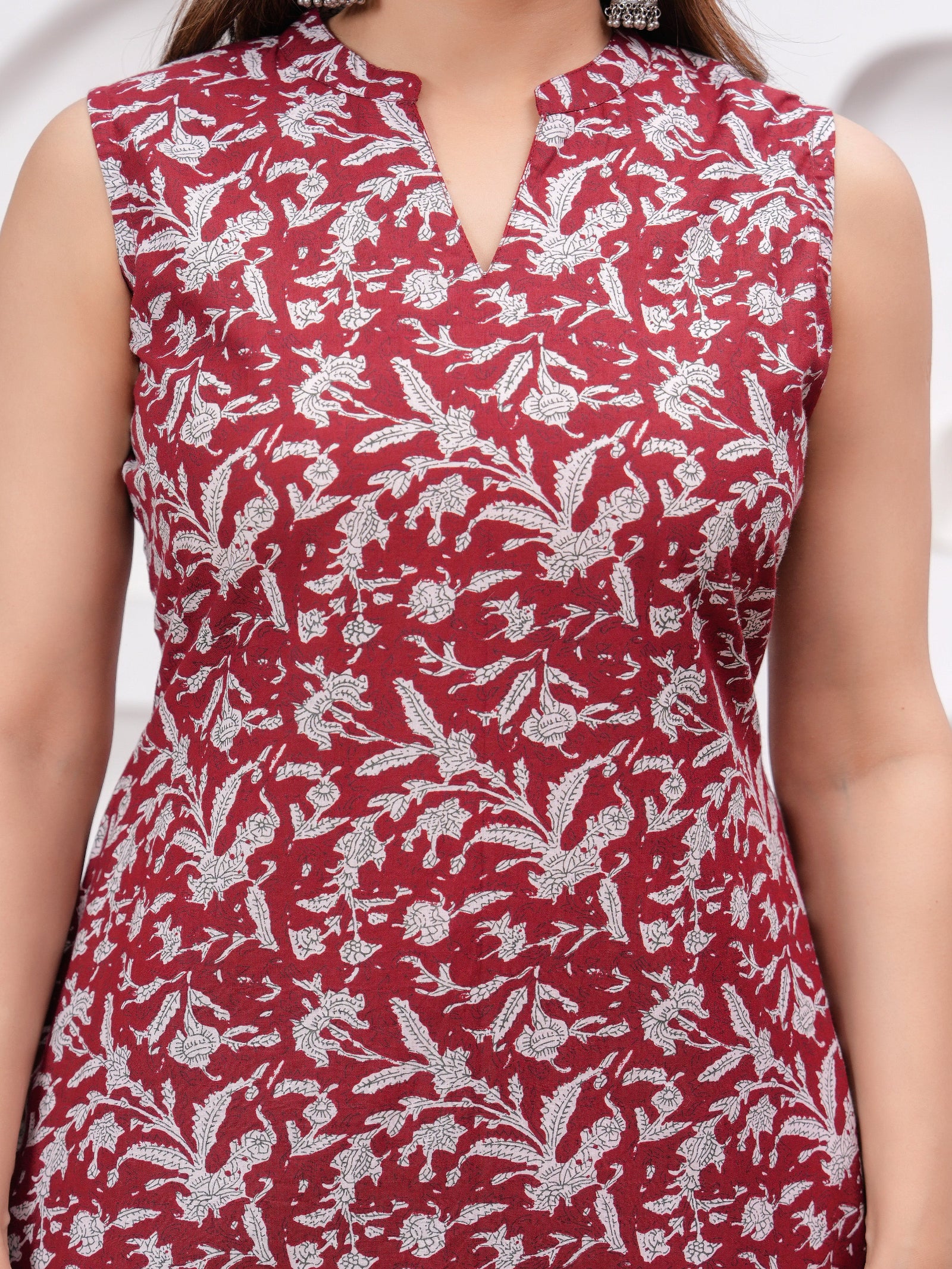 Maluka Women Maroon Cotton Floral Printed Kurta Pant Set