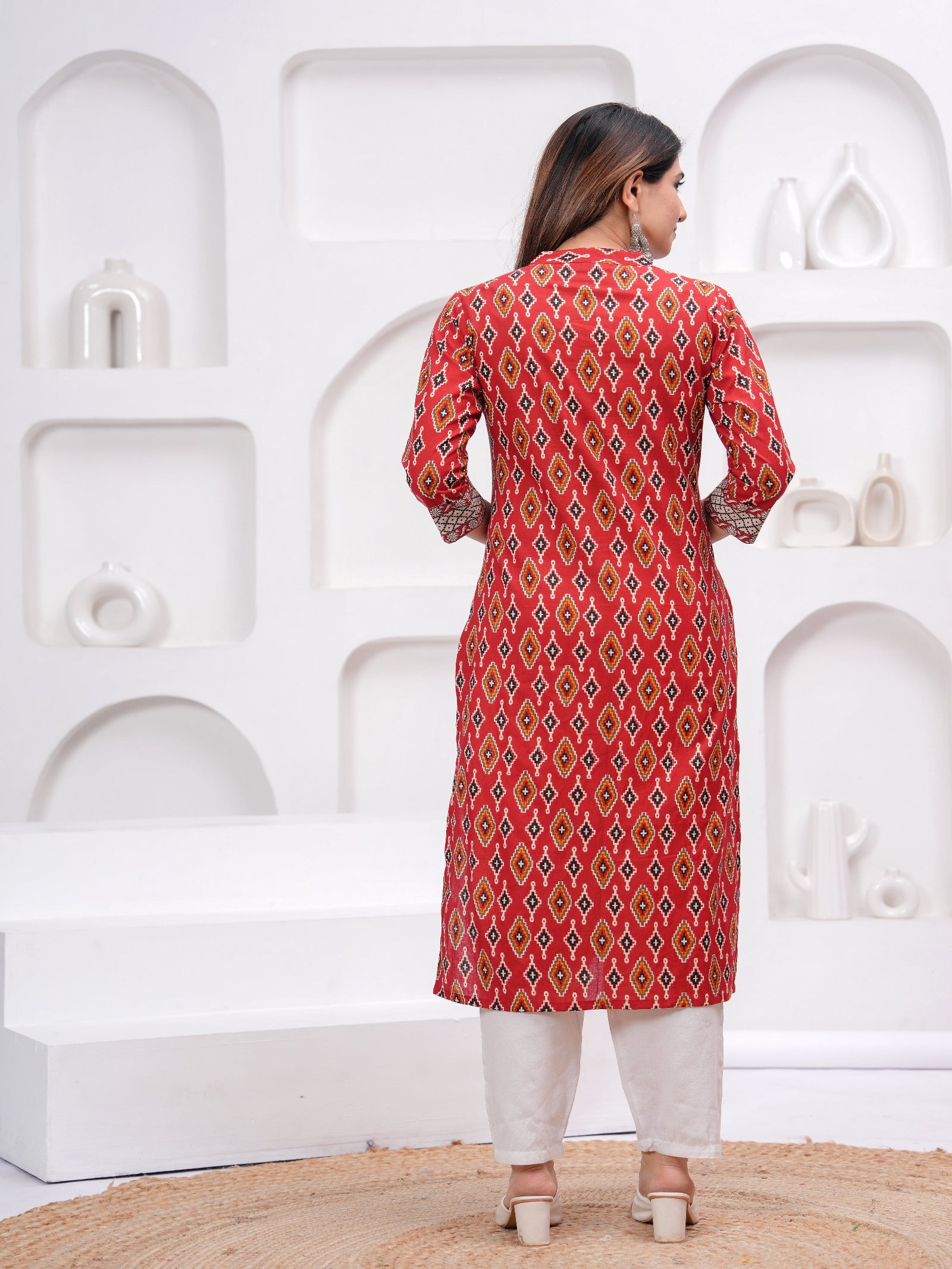 Maluka Women Maroon Cotton Printed Kurta Set.