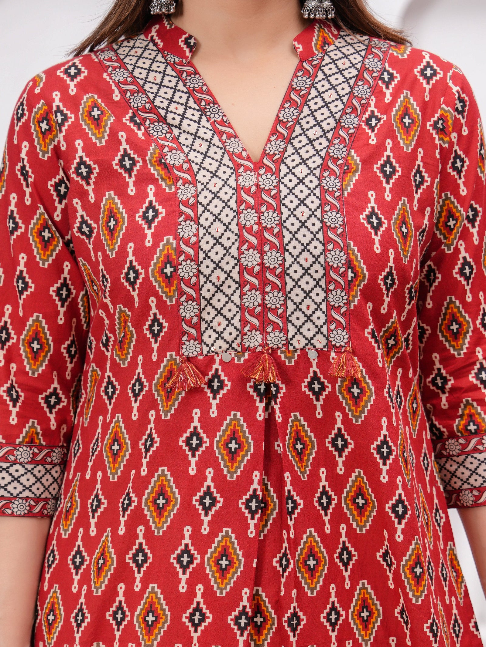 Maluka Women Maroon Cotton Printed Kurta Set.