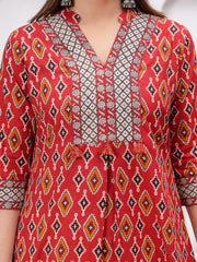 Maluka Women Maroon Cotton Printed Kurta Set.
