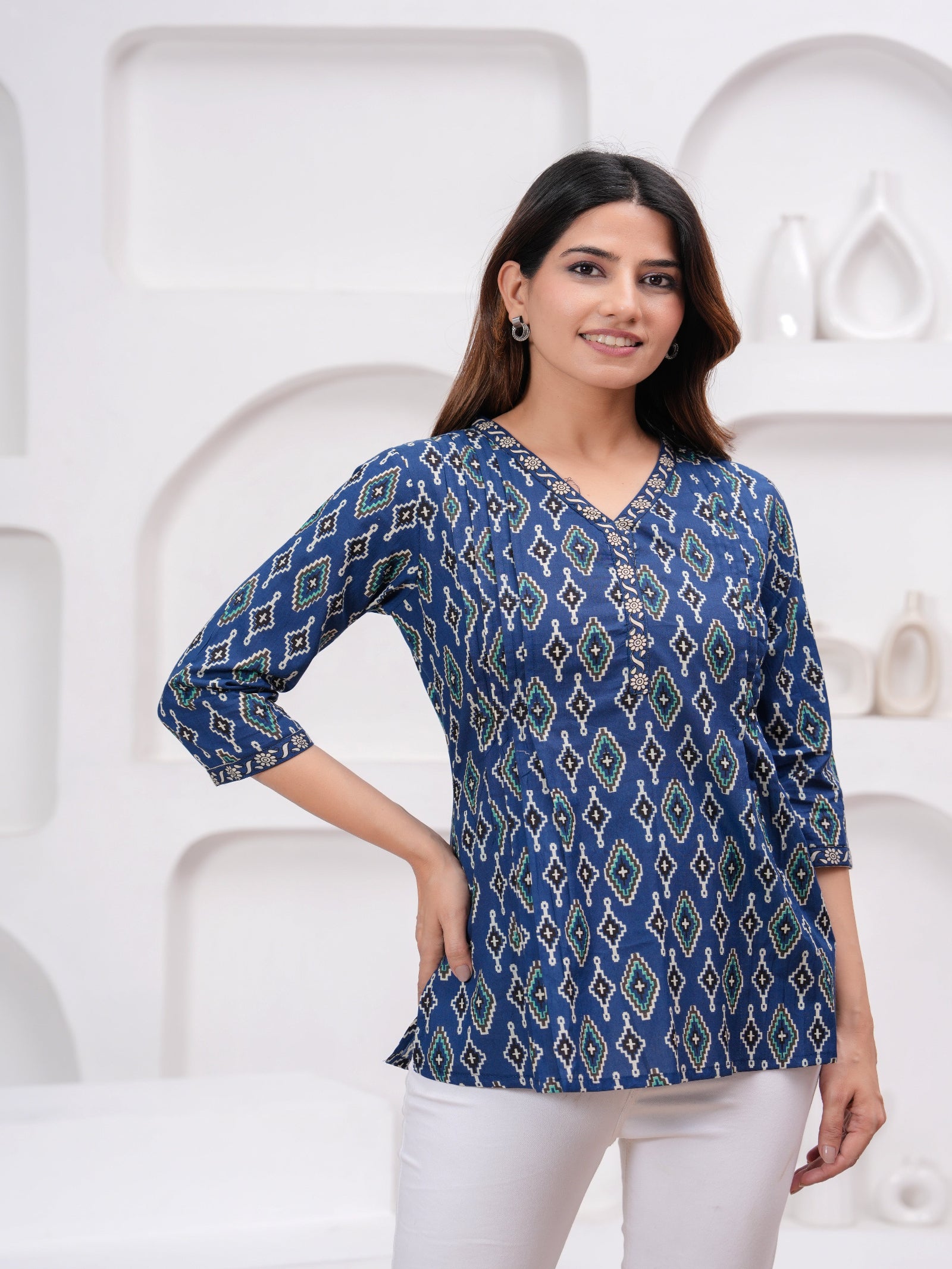 Maluka Women Blue Cotton Printed Top