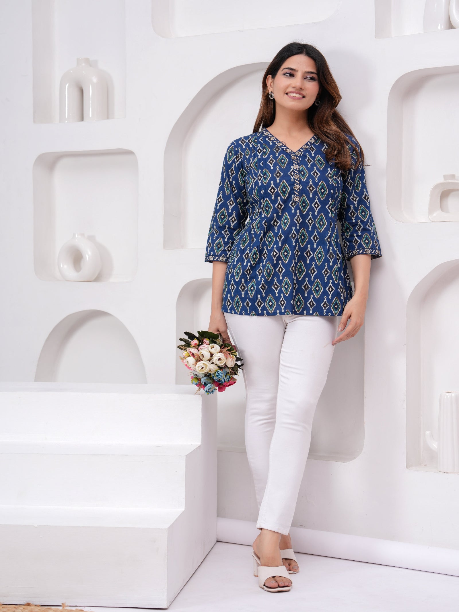 Maluka Women Blue Cotton Printed Top