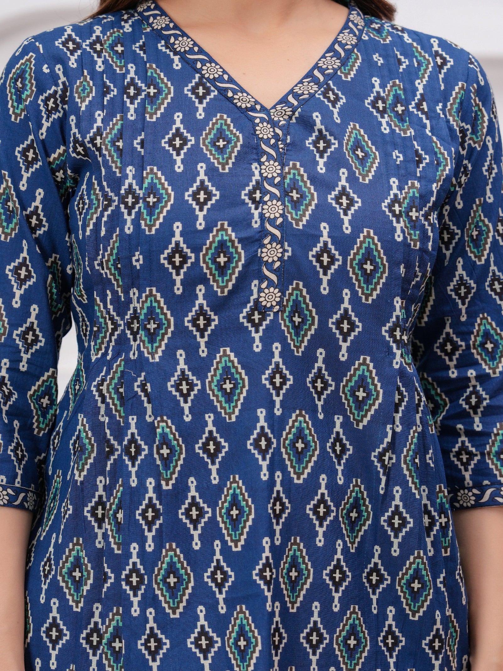 Maluka Women Blue Cotton Printed Top