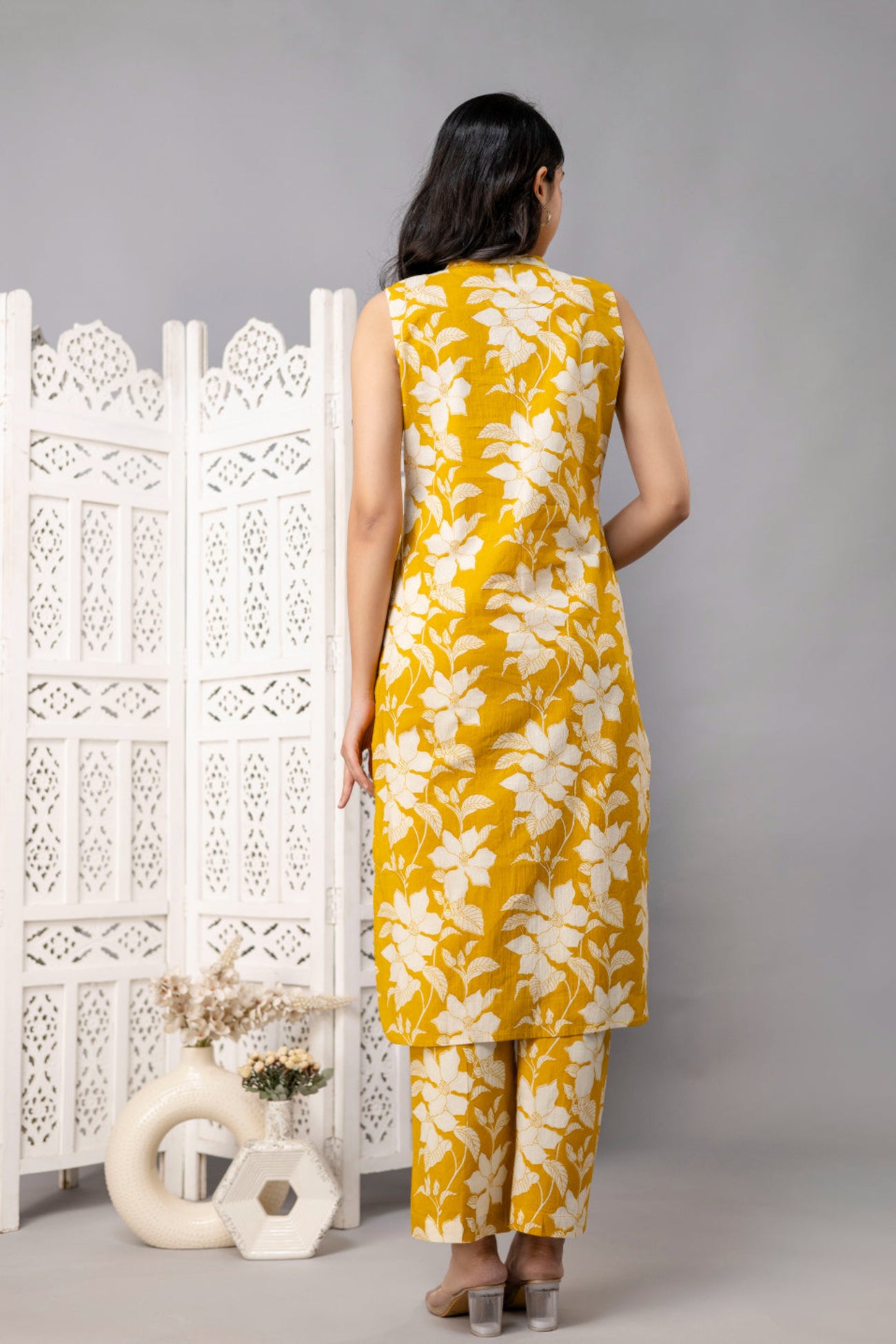 Maluka Women Cotton Floral Printed Kurta Pant Set
