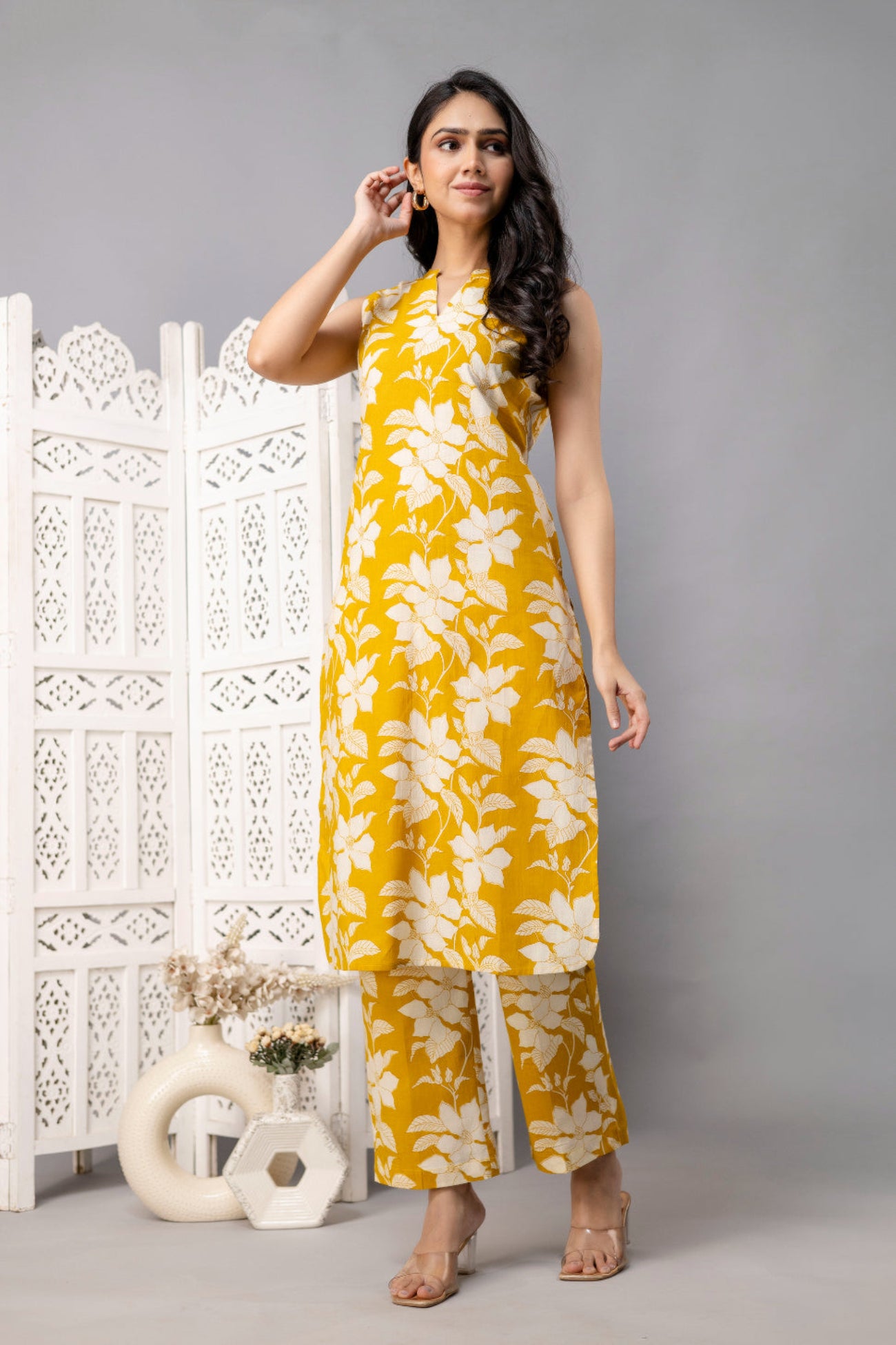 Maluka Women Cotton Floral Printed Kurta Pant Set