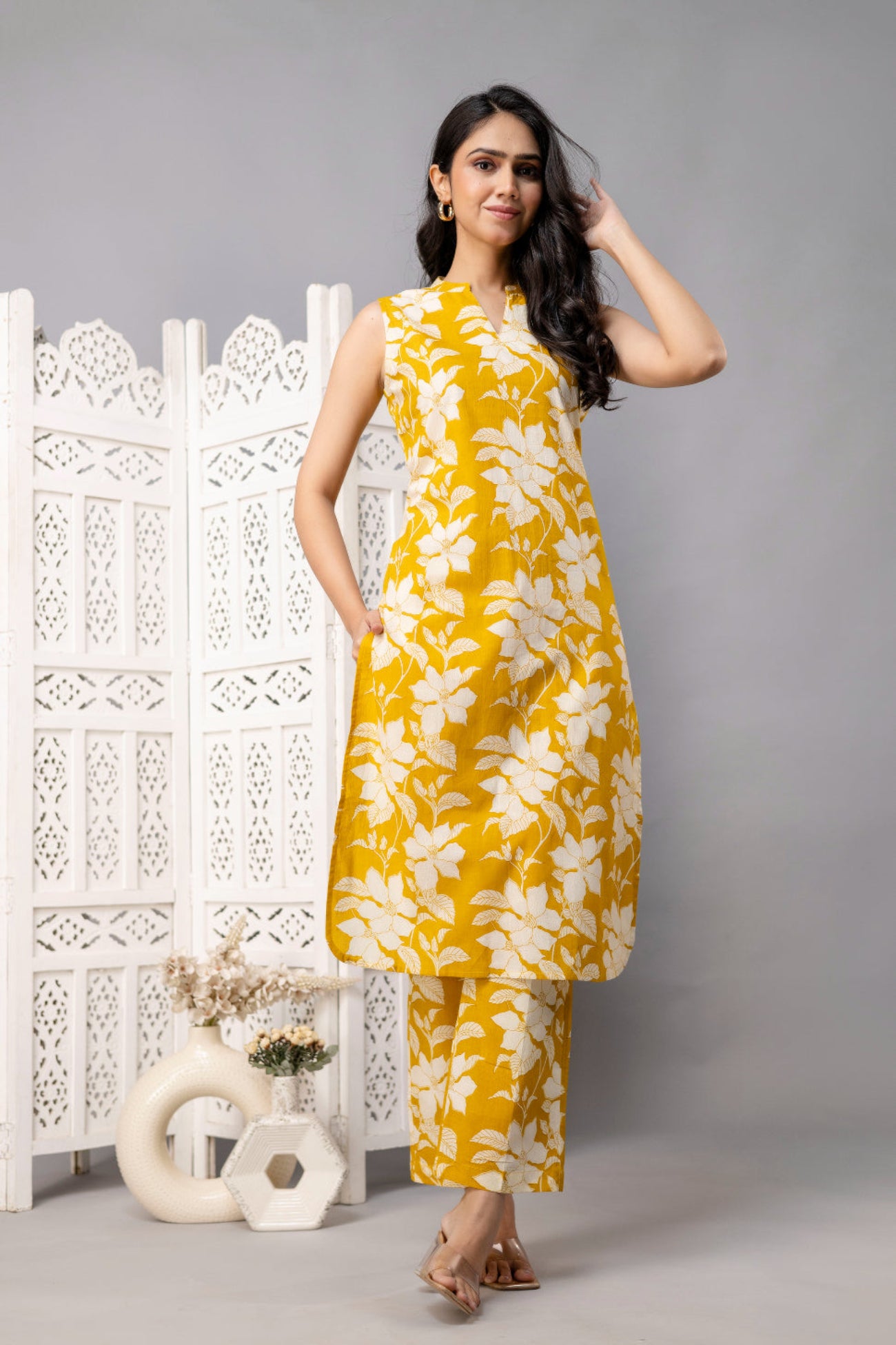 Maluka Women Cotton Floral Printed Kurta Pant Set