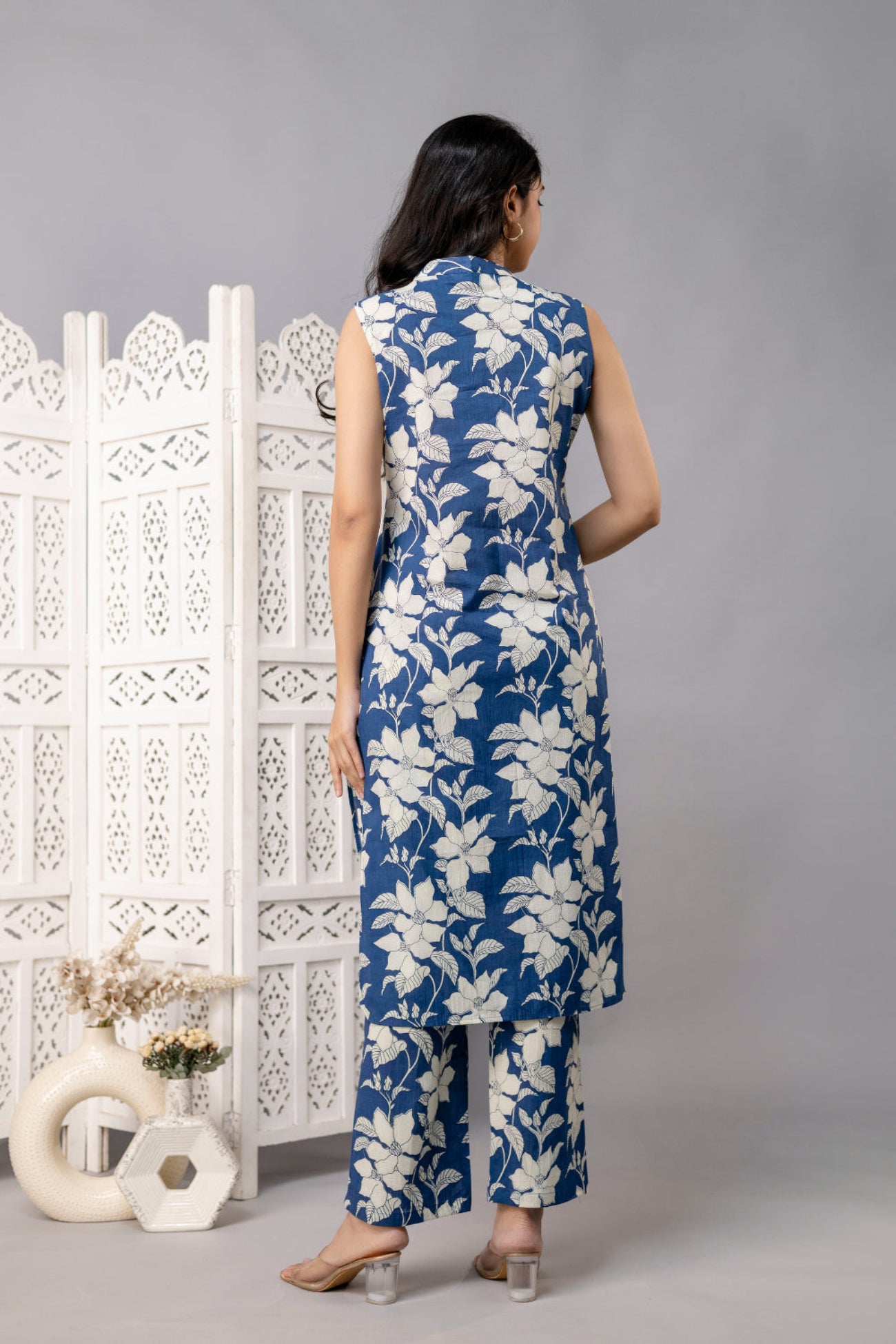 Maluka Women Cotton Floral Printed Kurta Pant Set
