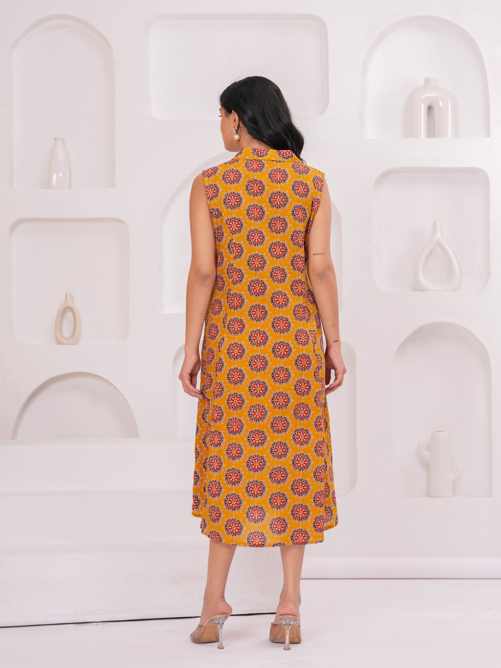 Maluka Women Cotton Yellow Printed Kurta