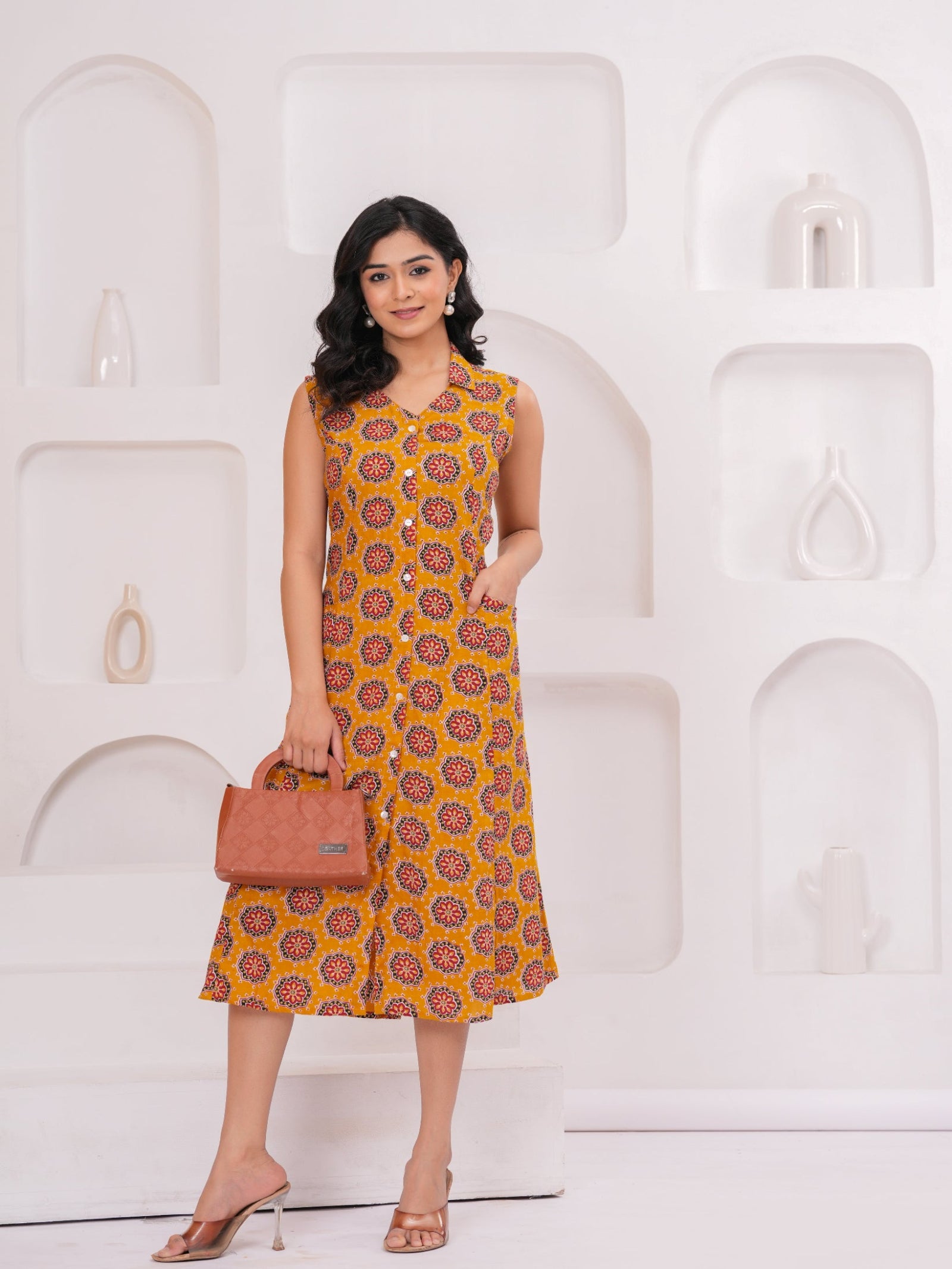 Maluka Women Cotton Yellow Printed Kurta