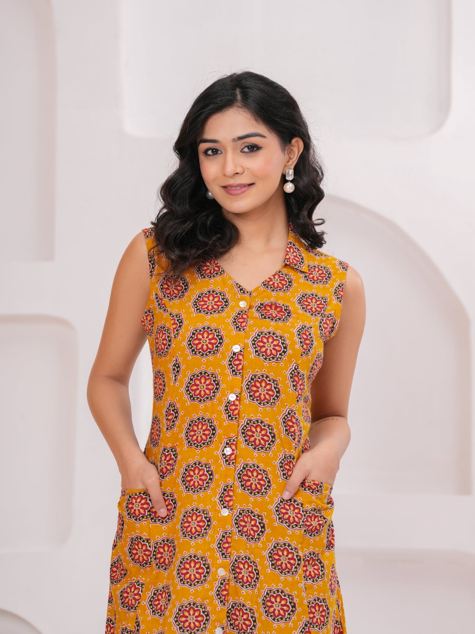 Maluka Women Cotton Yellow Printed Kurta
