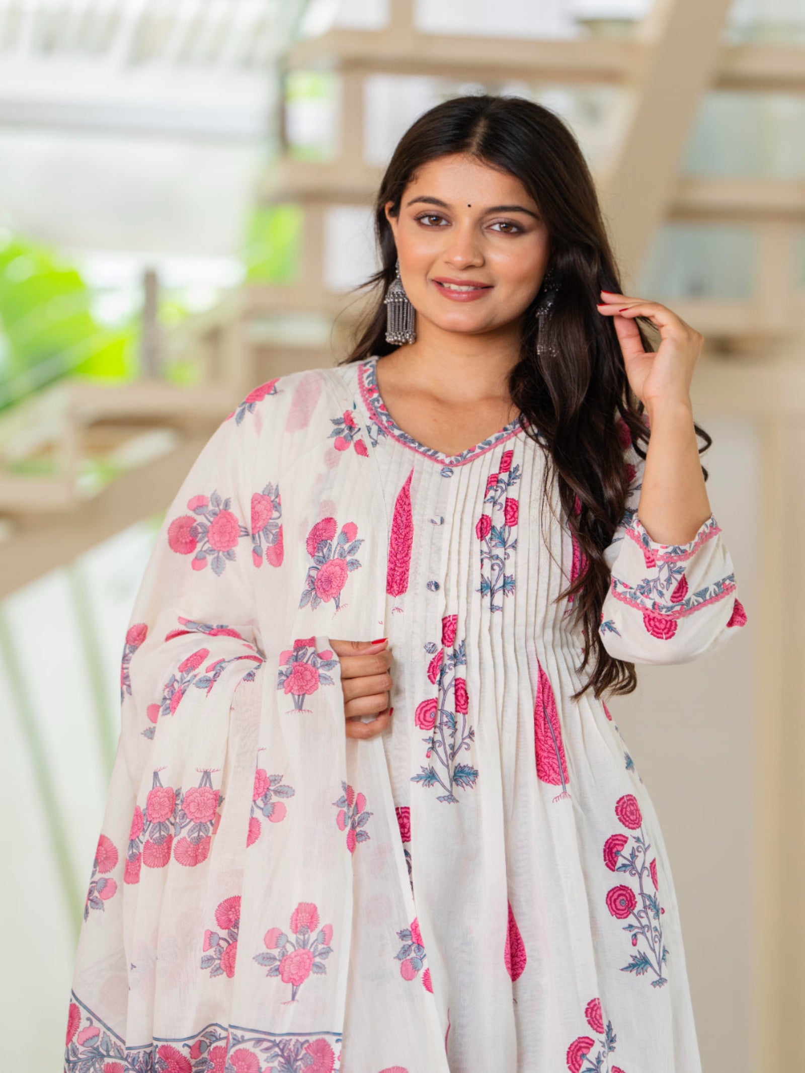 Maluka Women White Pink Cotton Kurta Pant Duptta Set