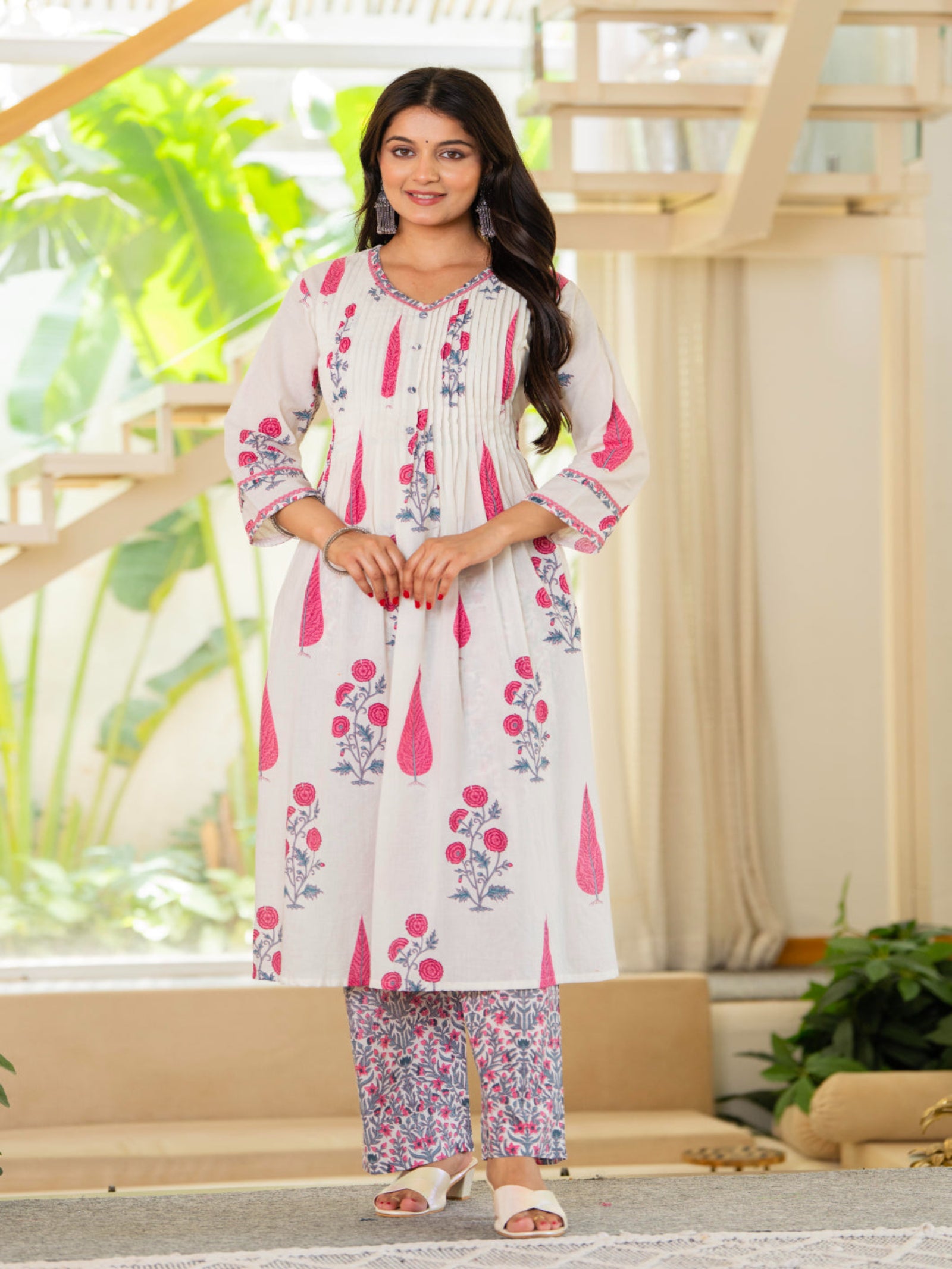 Maluka Women White Pink Cotton Kurta Pant Duptta Set