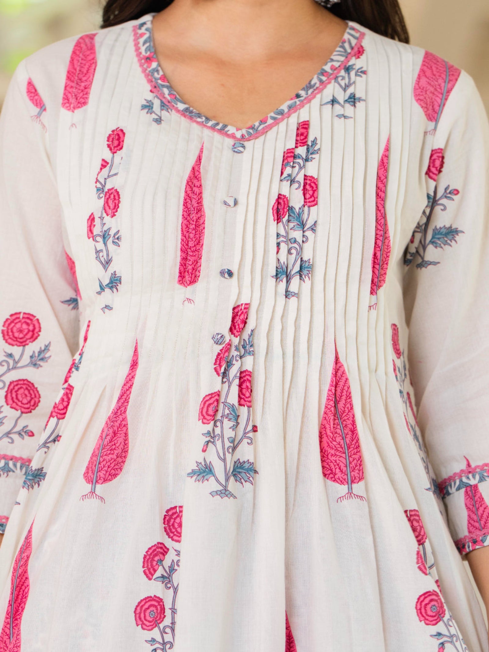 Maluka Women White Pink Cotton Kurta Pant Duptta Set