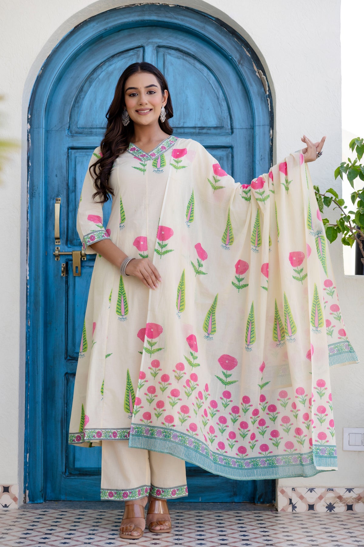 Maluka Women Off White Cotton Kurta Pant Duptta Set