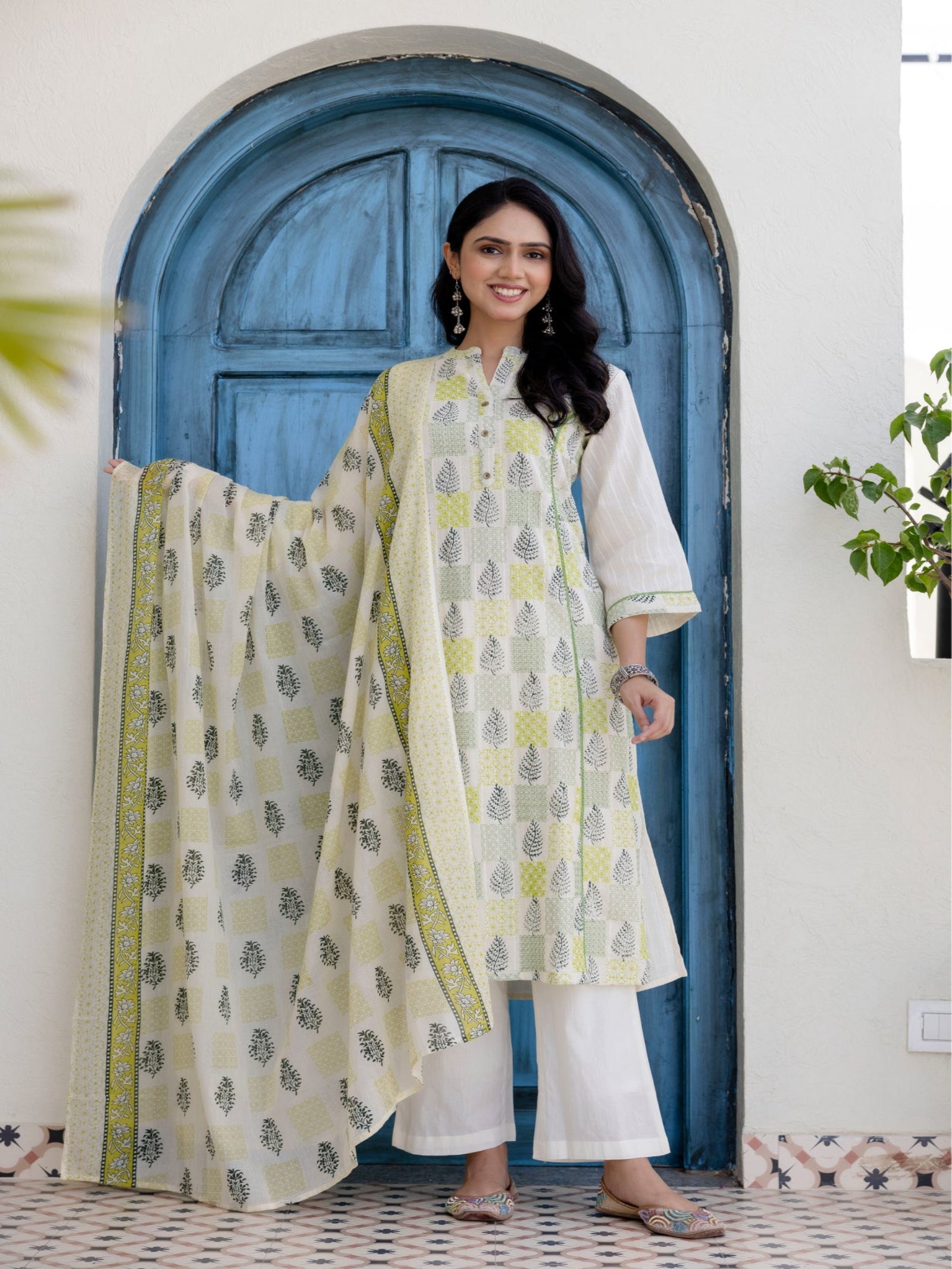 Maluka Women Green Cotton Emb. Kurta Pant Duptta Set