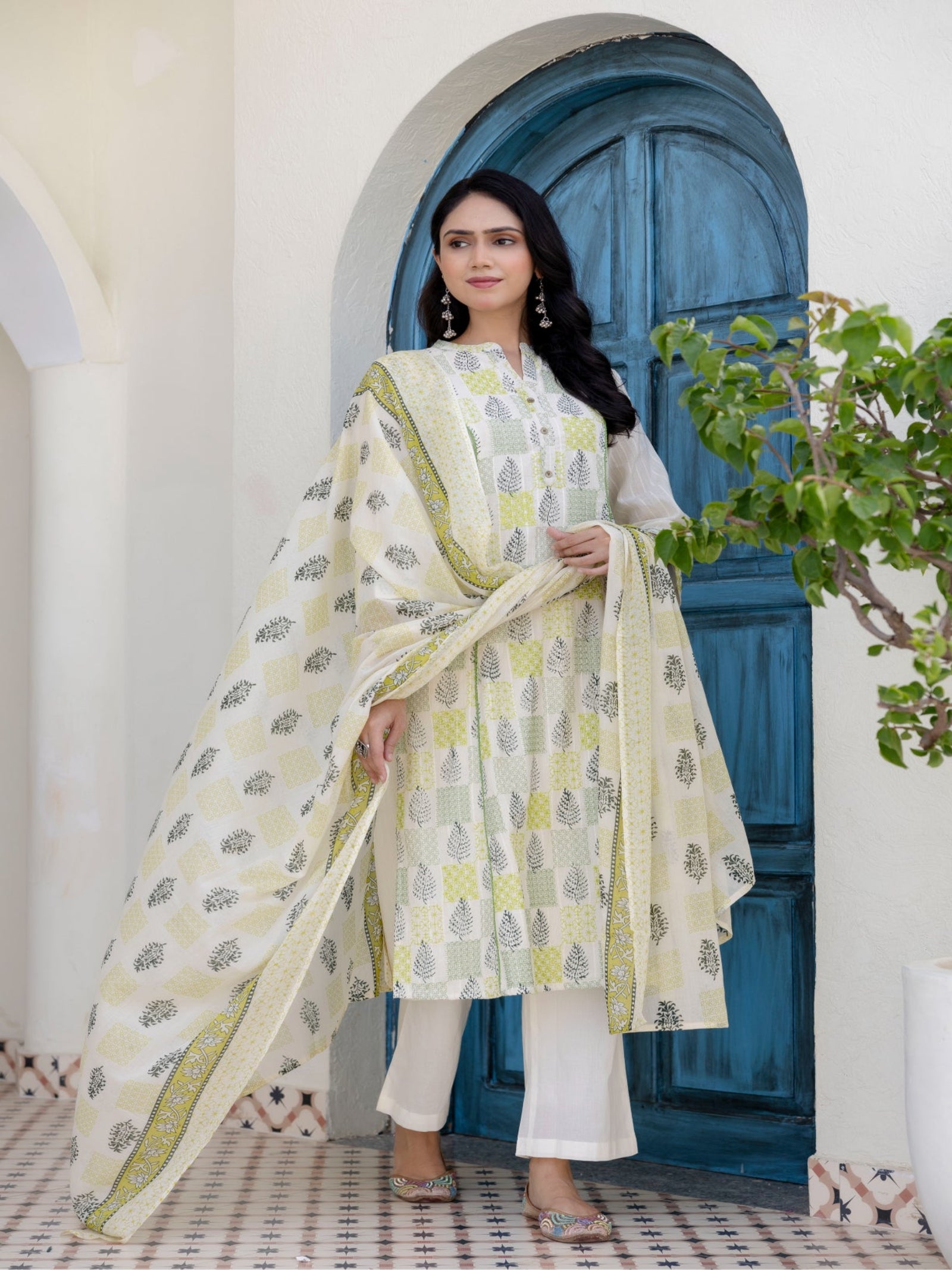 Maluka Women Green Cotton Emb. Kurta Pant Duptta Set