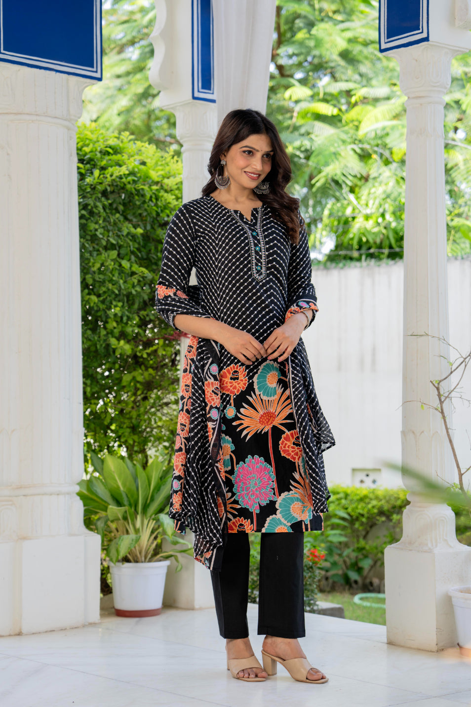 Maluka Women Cotton Black Kurta Pant Duptta Set