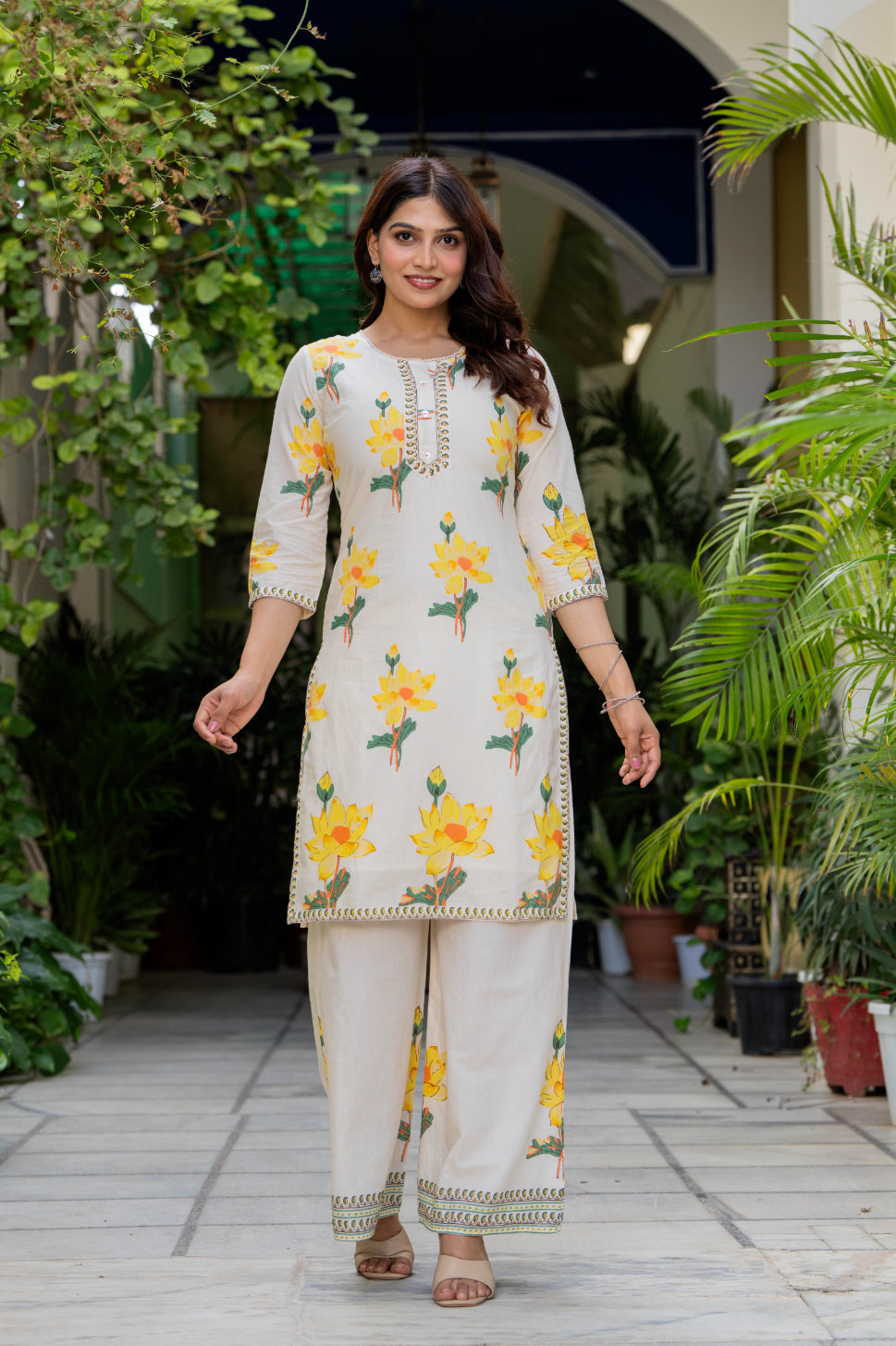 Maluka Women Cotton Floral Printed Kurta Pant Set